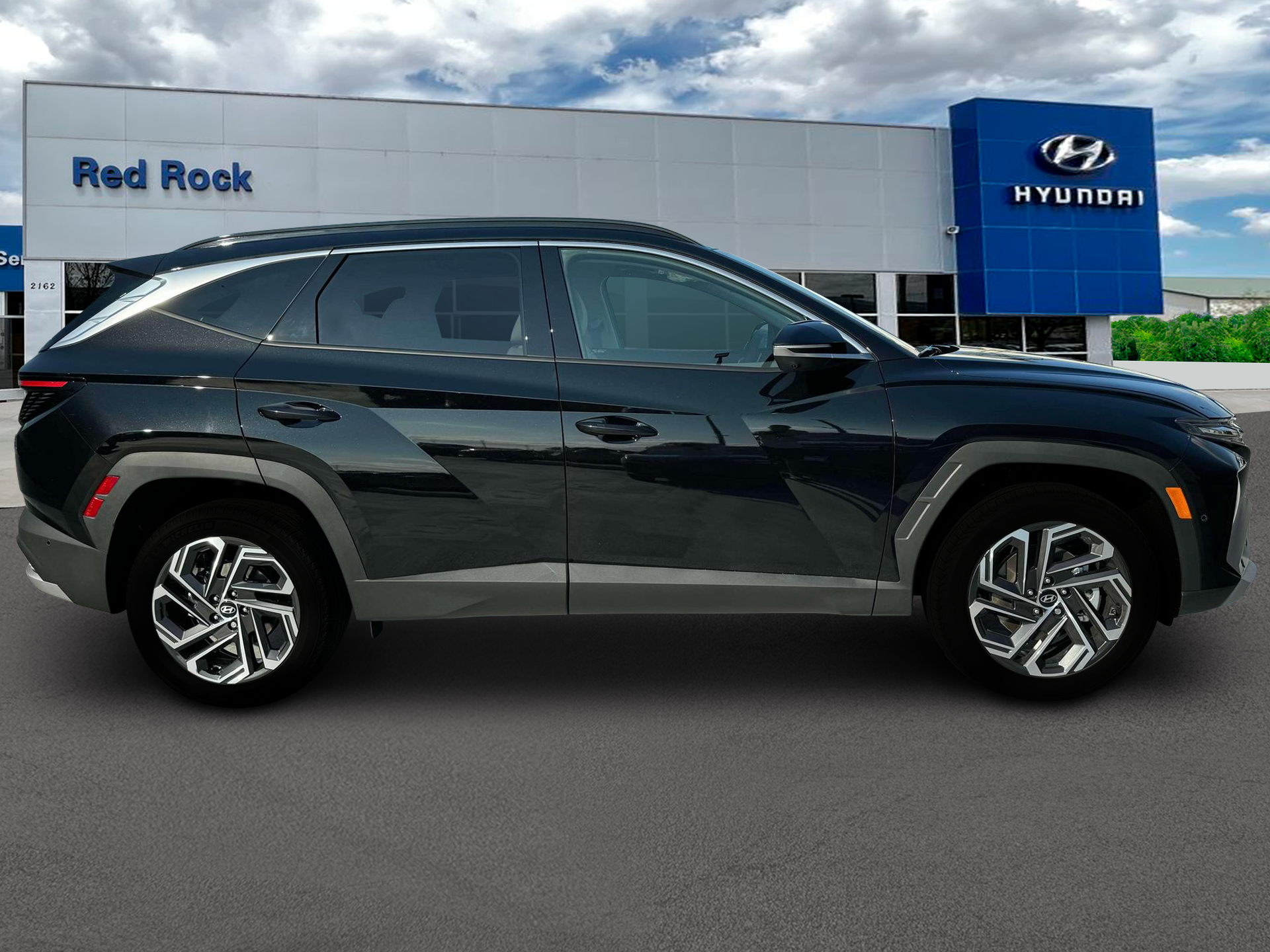 2025 Hyundai Tucson Limited - Photo 9