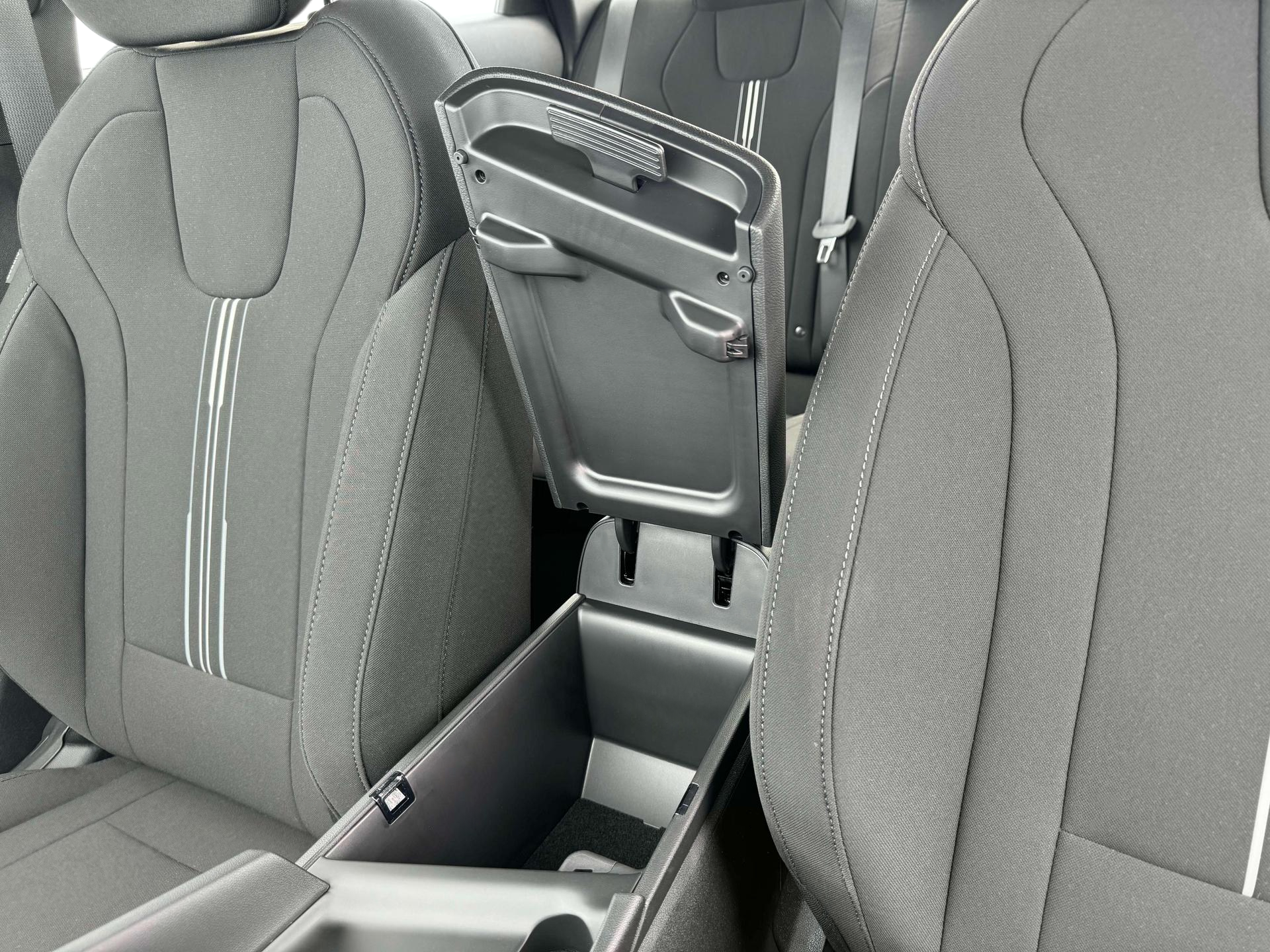 New 2025 Gray Hyundai SEL Sport image 18