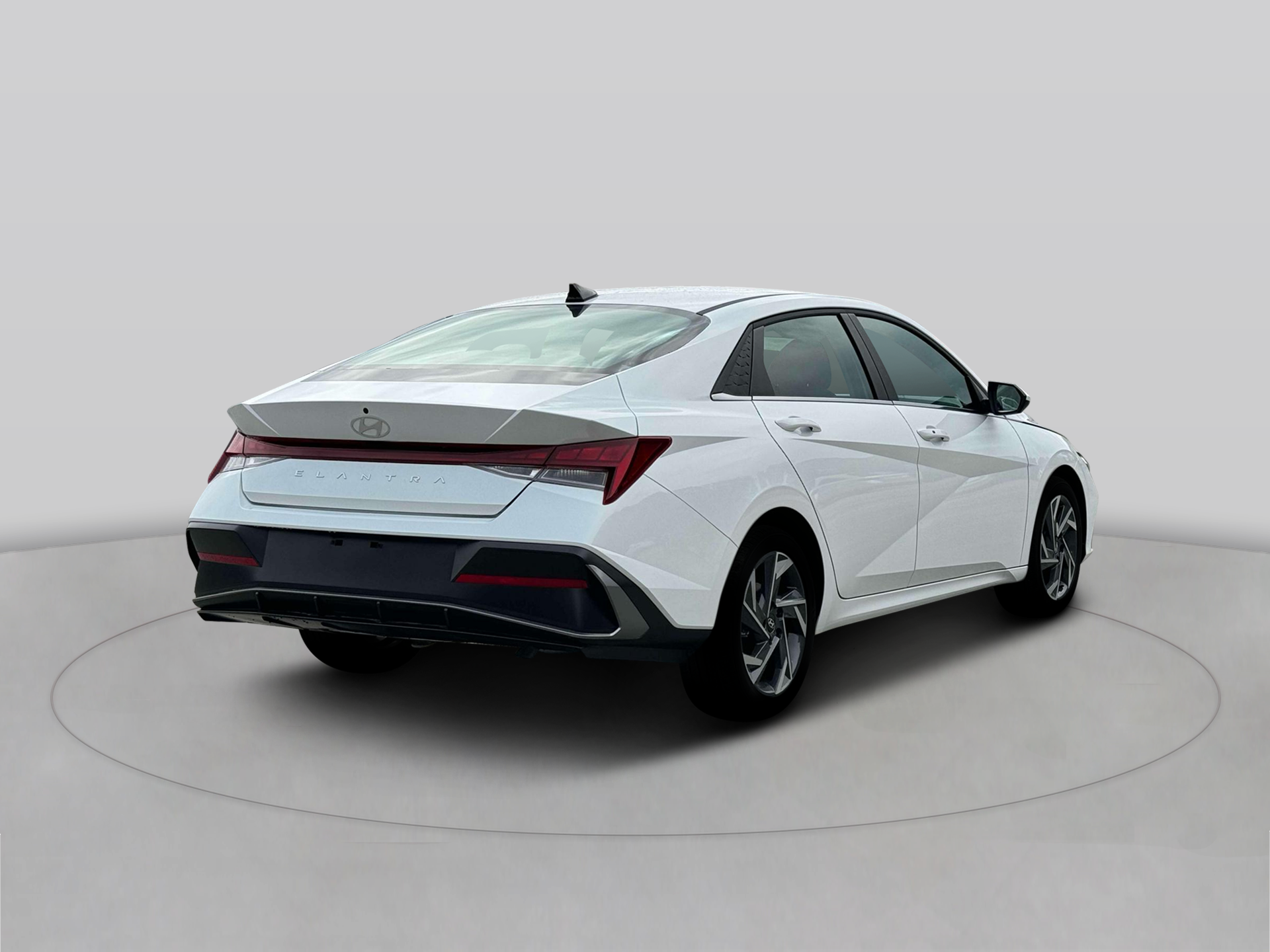 2025 Hyundai Elantra SEL - Photo 7