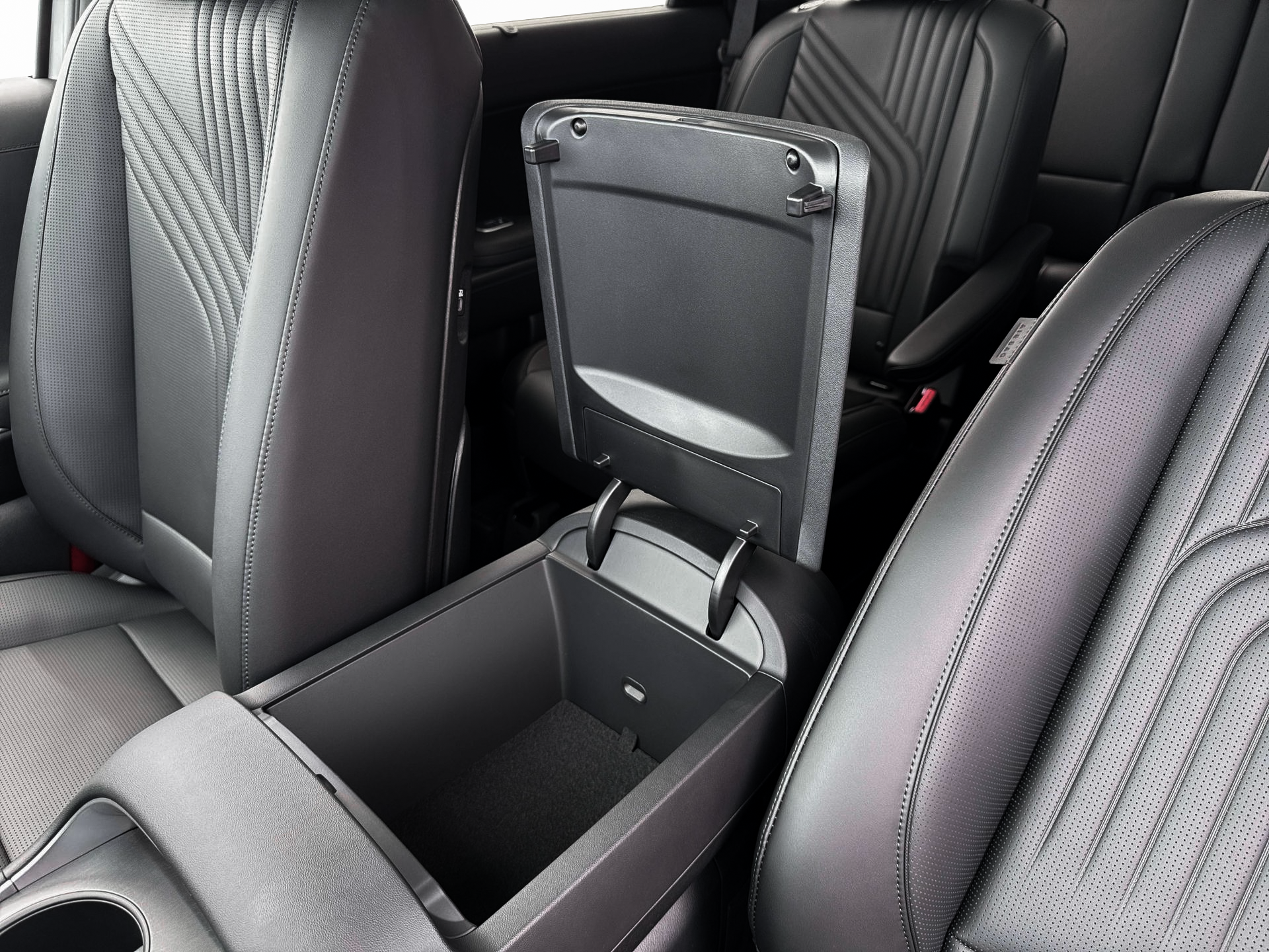 New 2026 White HYUNDAI SEL AWD image 19