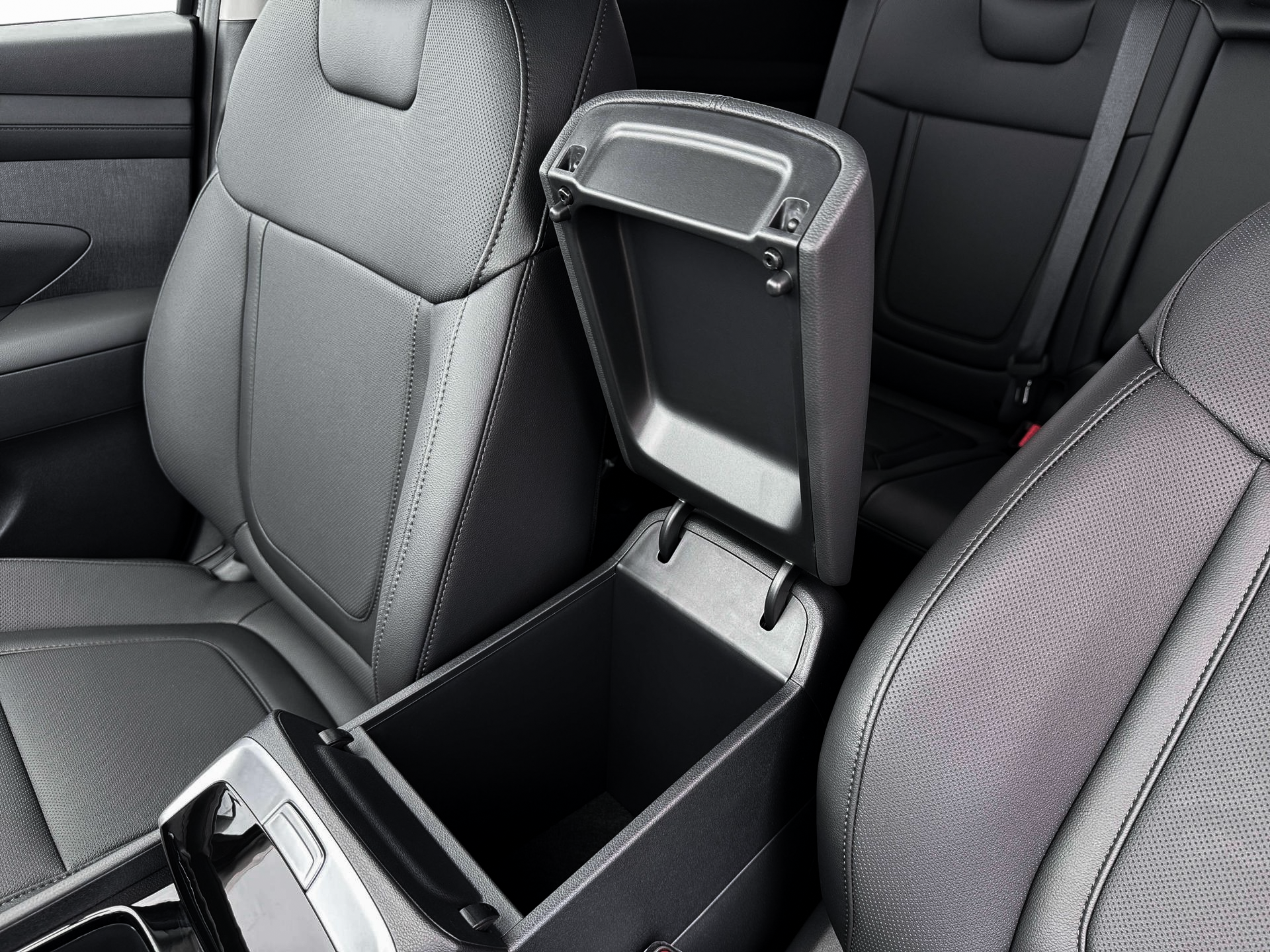 New 2026 Red Hyundai SEL Premium FWD image 19