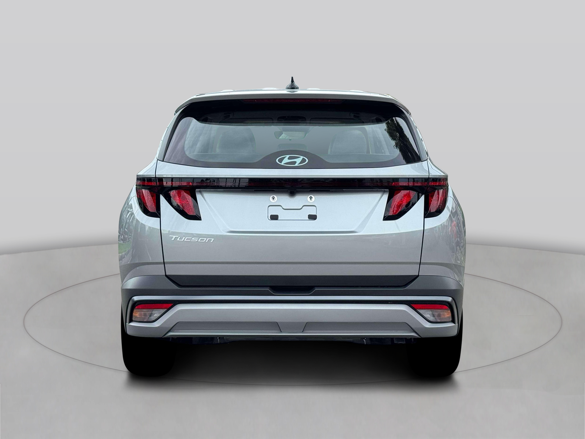 New 2026 Shimmering Silver HYUNDAI SE FWD image 6