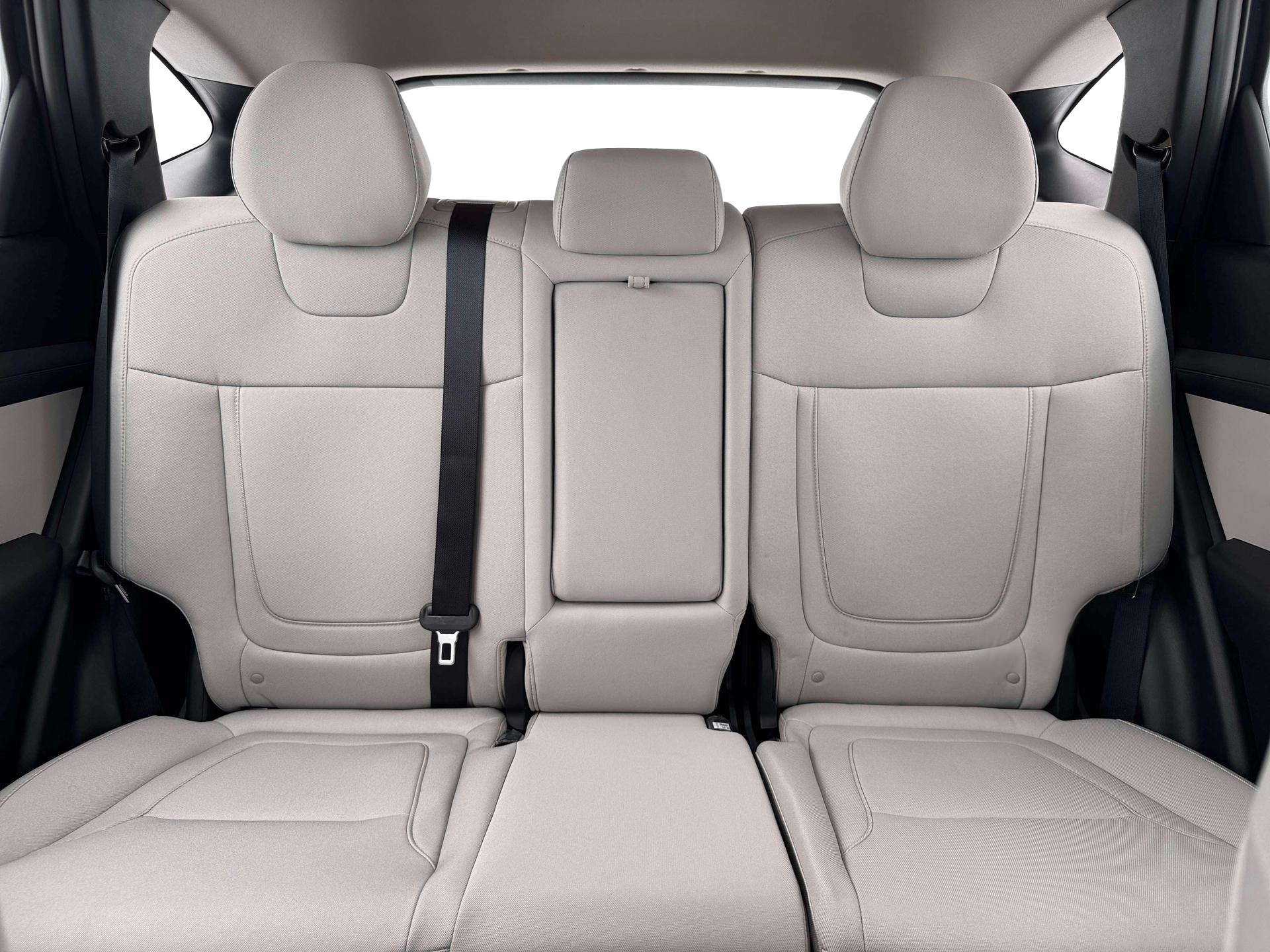 New 2026 Shimmering Silver HYUNDAI SE FWD image 16
