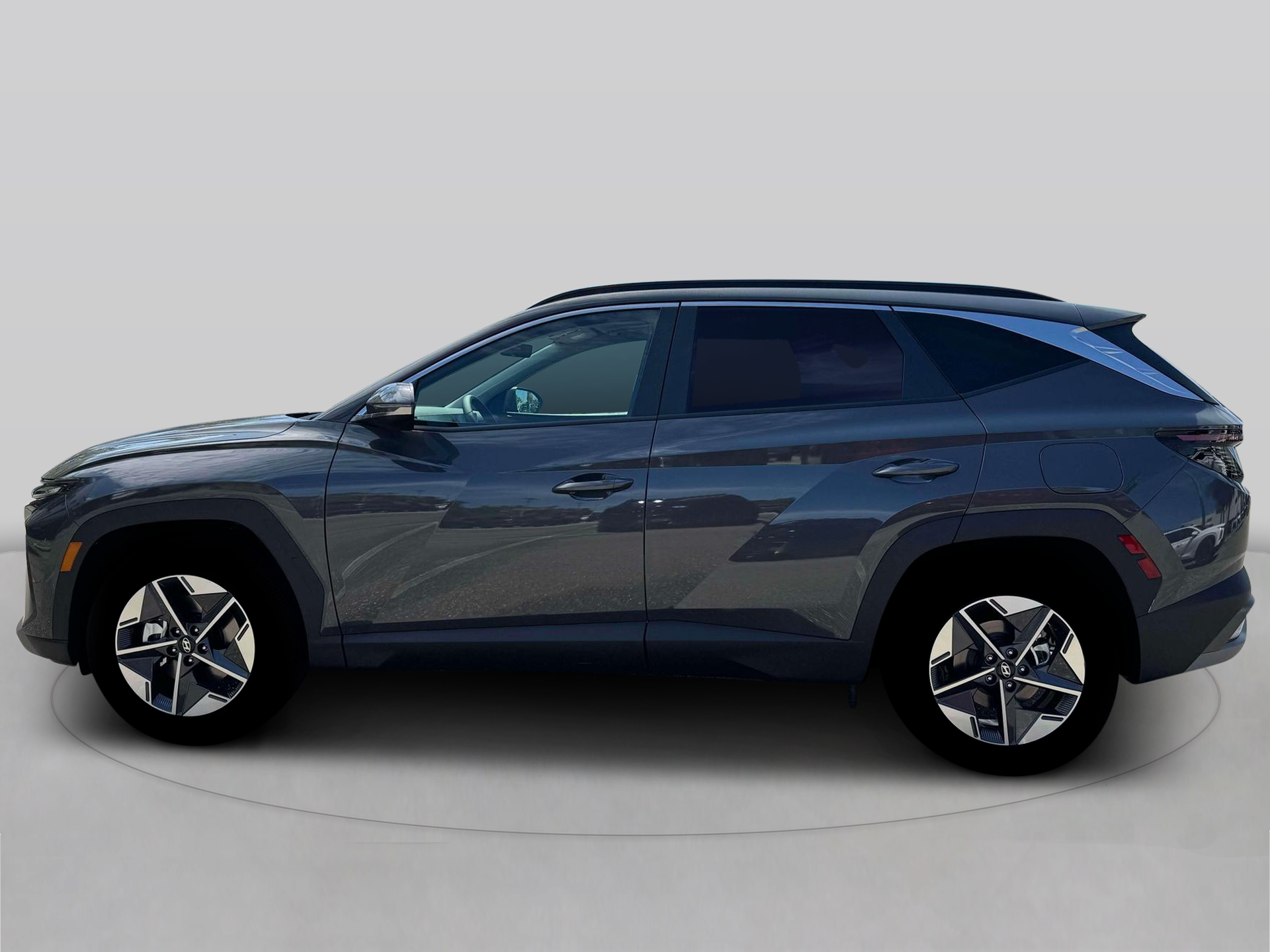 New 2026 Gray HYUNDAI SEL Premium FWD image 3