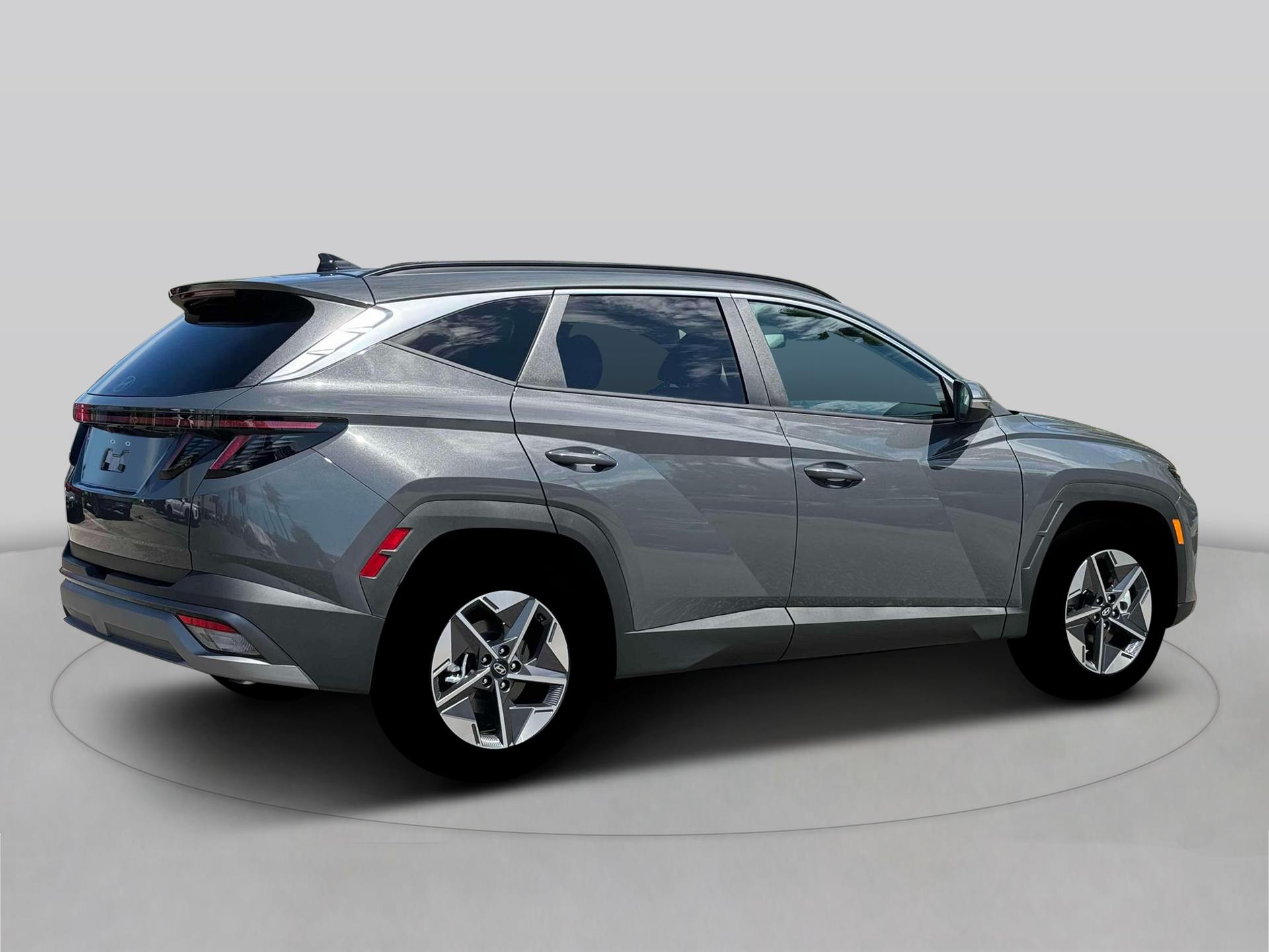 New 2026 Gray HYUNDAI SEL Premium FWD image 8