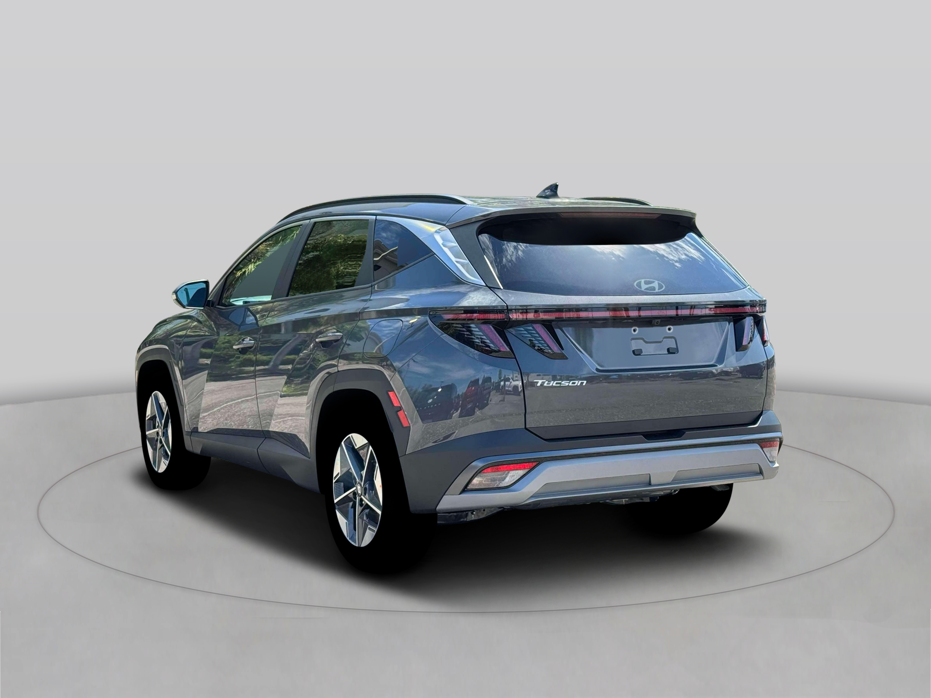 New 2026 Gray HYUNDAI SEL Premium FWD image 5