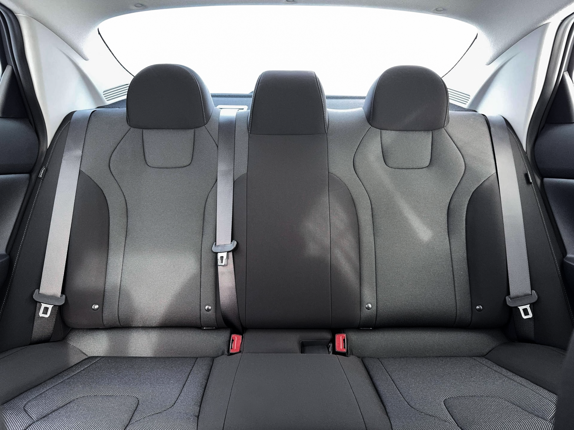 New 2026 Serenity White HYUNDAI SE image 16