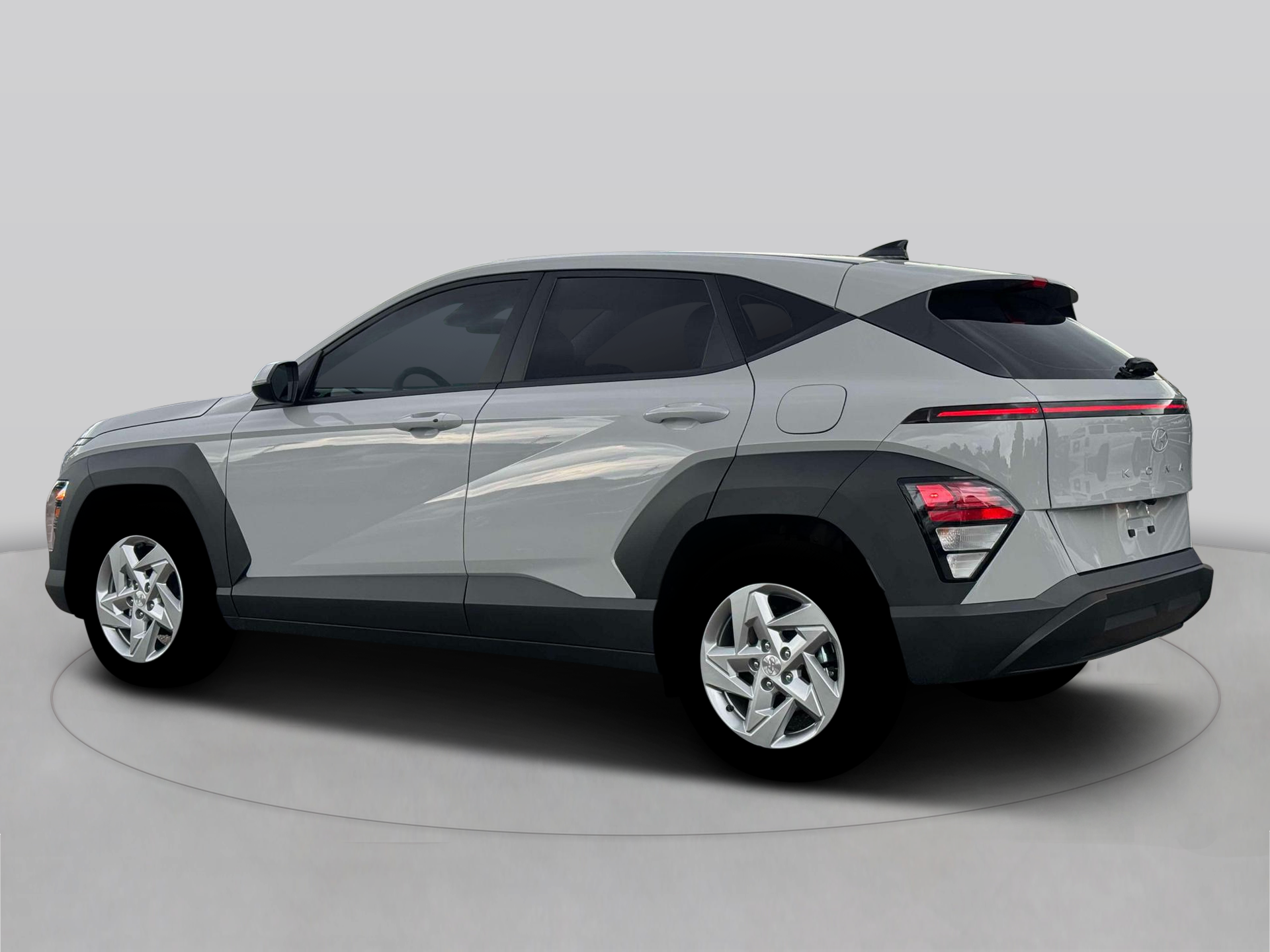 New 2026 Cyber Gray Metallic HYUNDAI SE FWD image 4