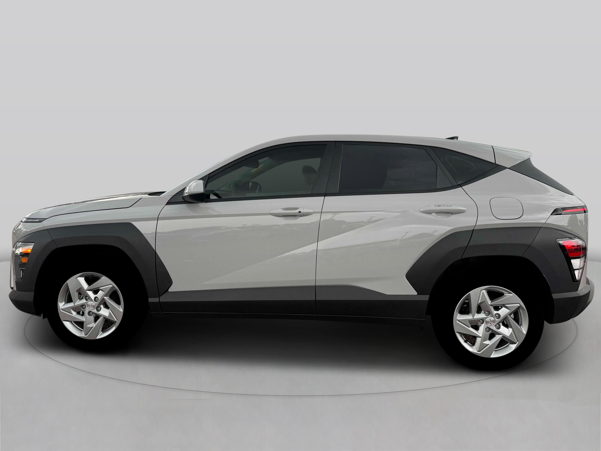New 2026 Cyber Gray Metallic HYUNDAI SE FWD image 3
