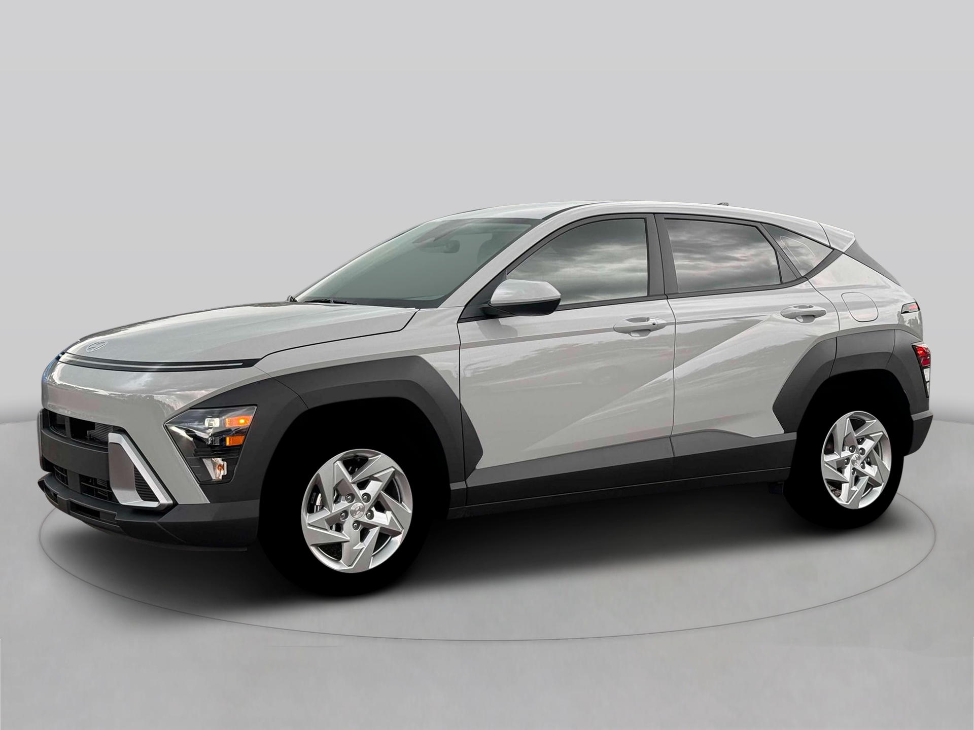 New 2026 Cyber Gray Metallic HYUNDAI SE FWD image 2