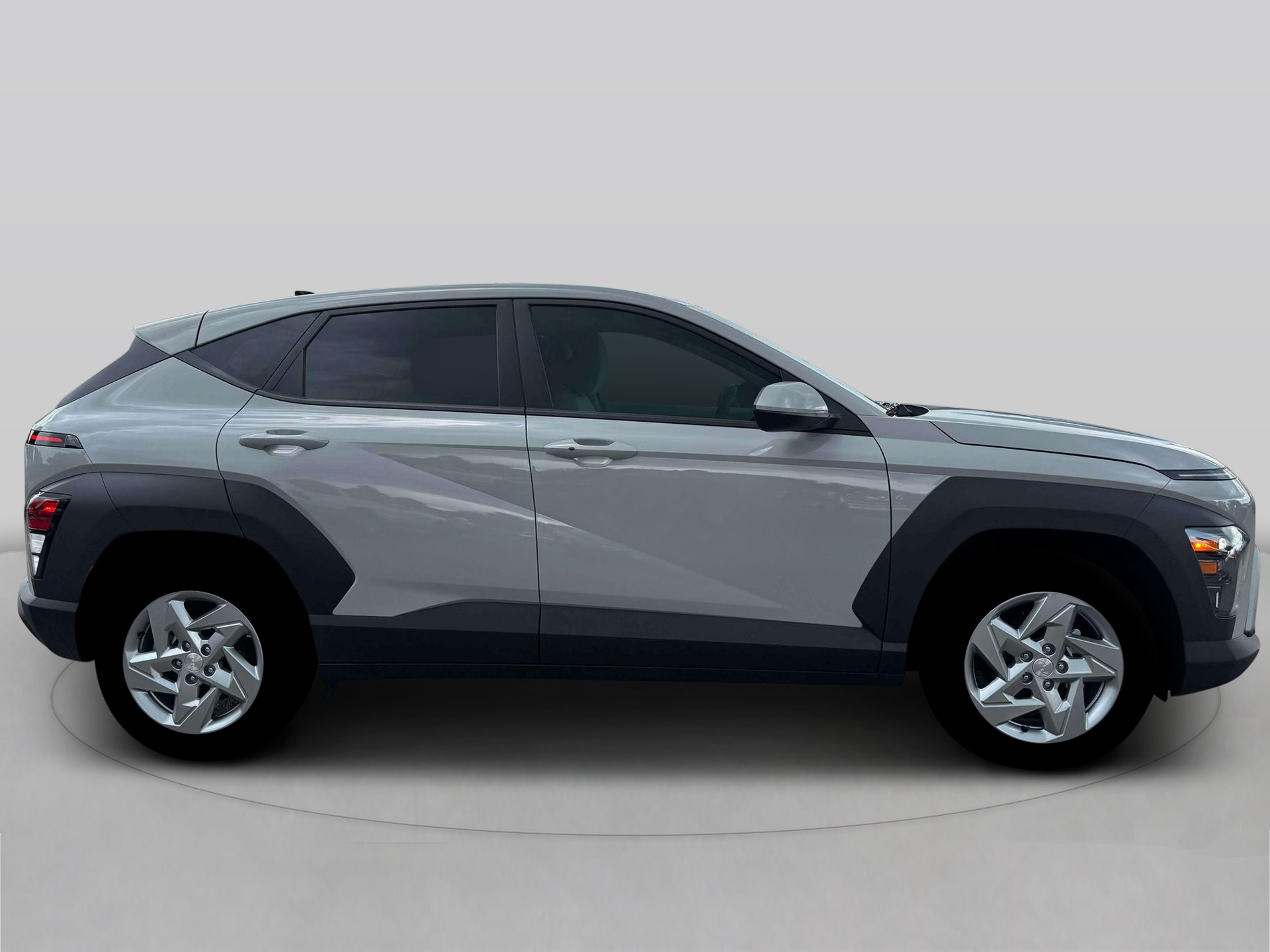 New 2026 Cyber Gray Metallic HYUNDAI SE FWD image 9