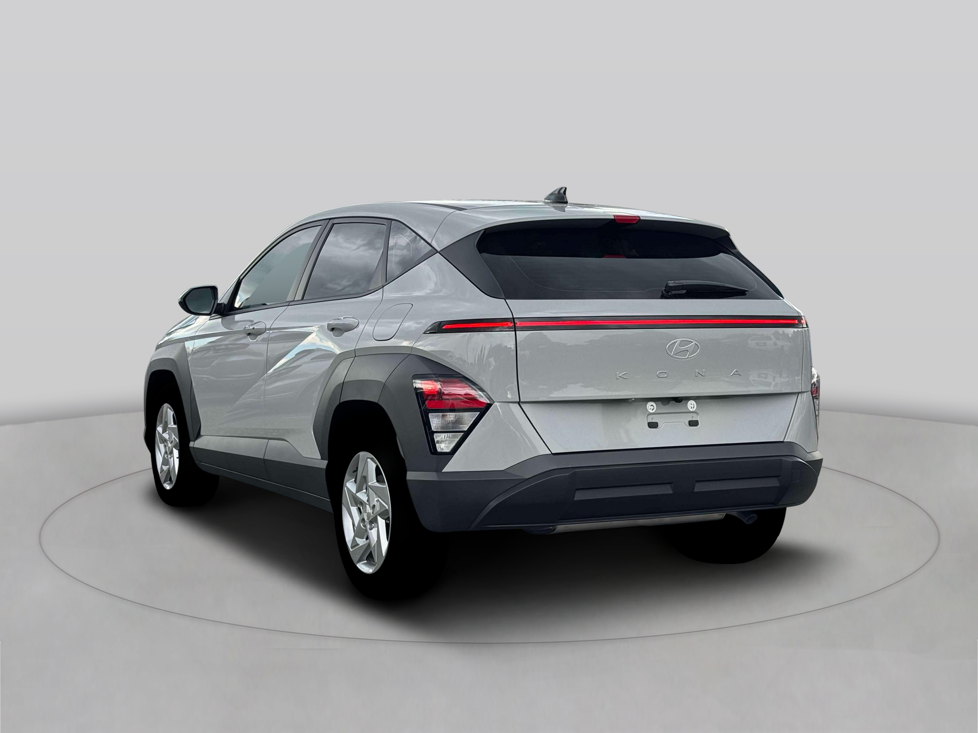 New 2026 Cyber Gray Metallic HYUNDAI SE FWD image 5