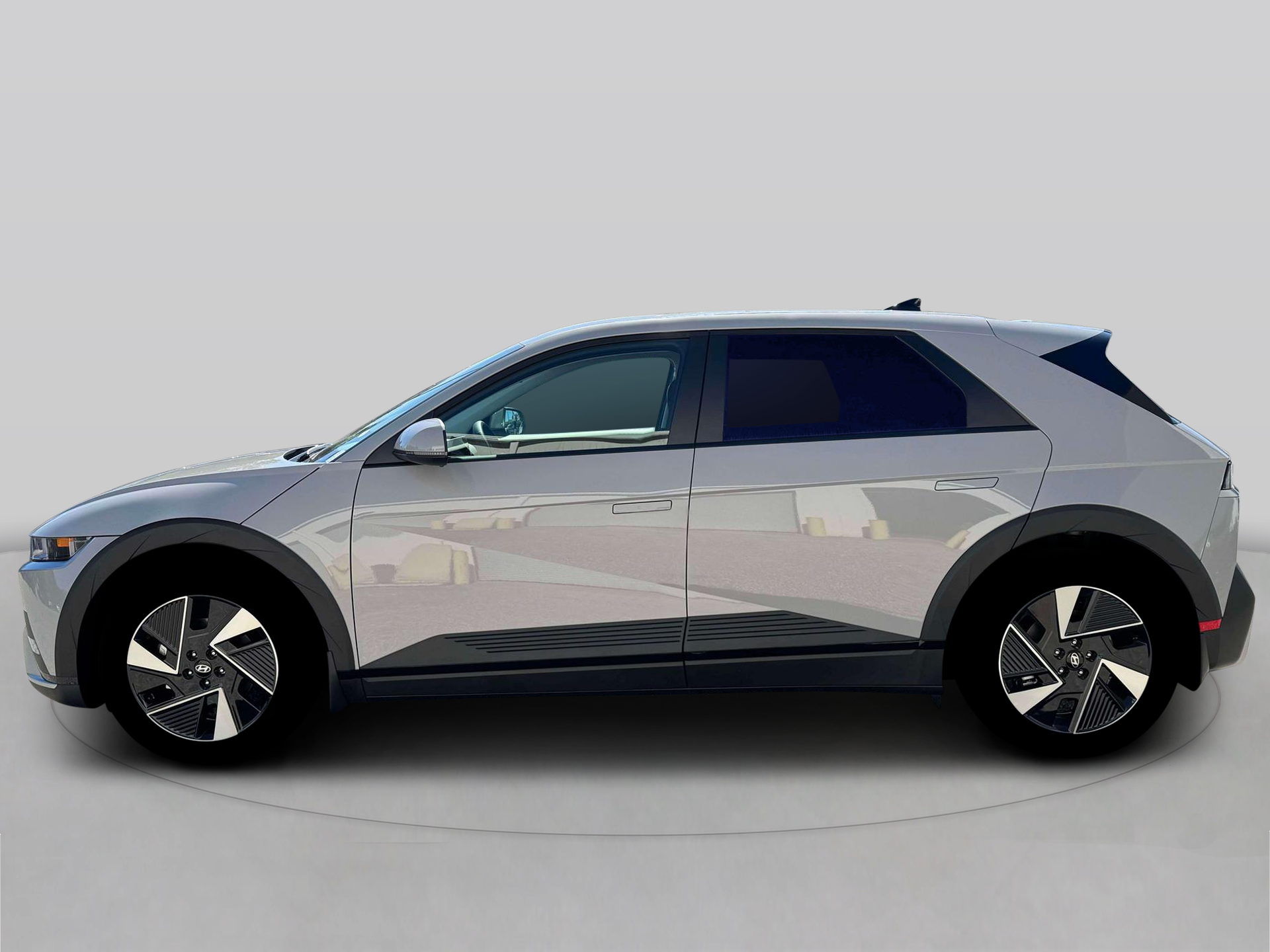 New 2026 Gray HYUNDAI SEL image 3