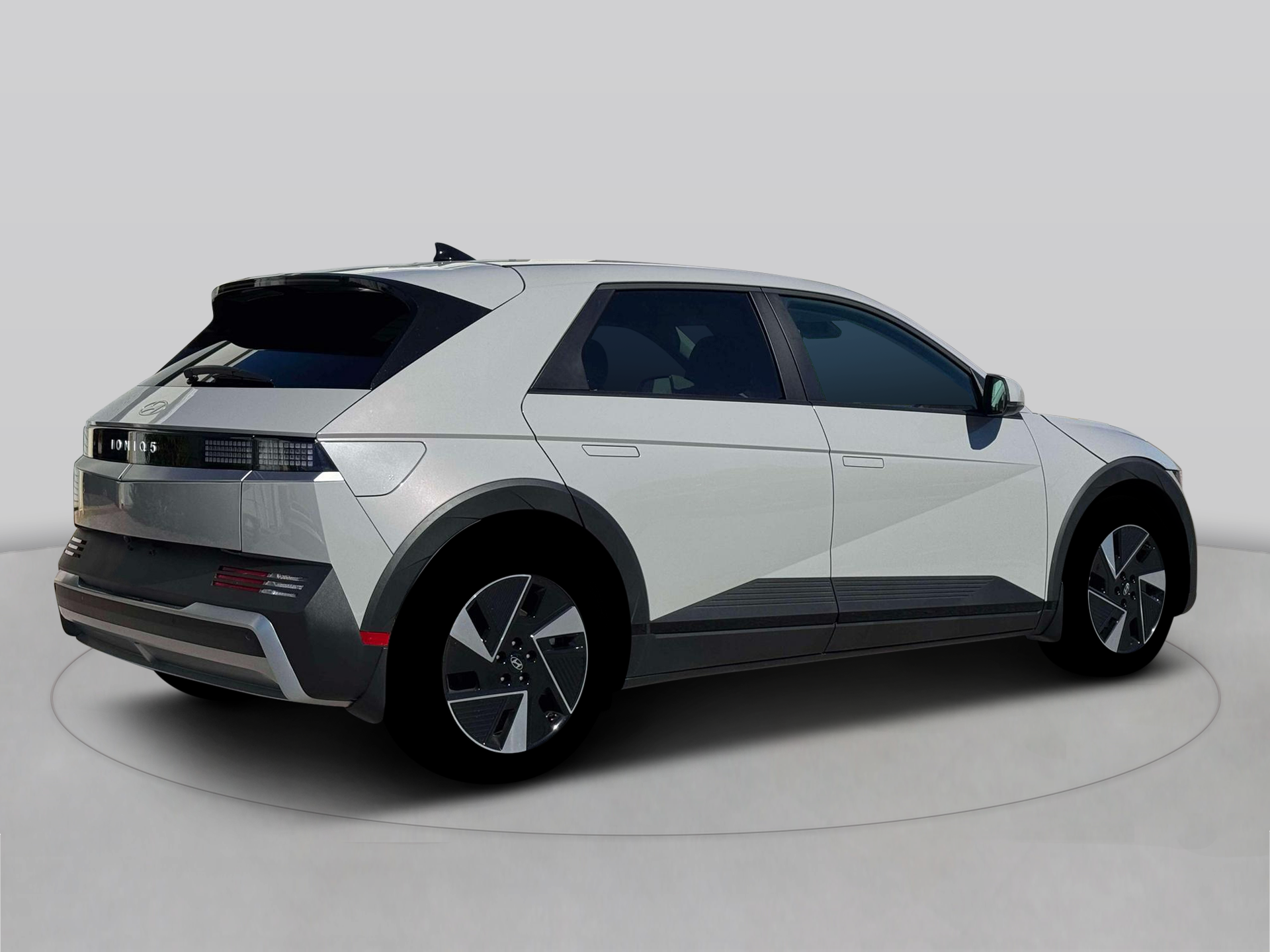 New 2026 Gray HYUNDAI SEL image 8