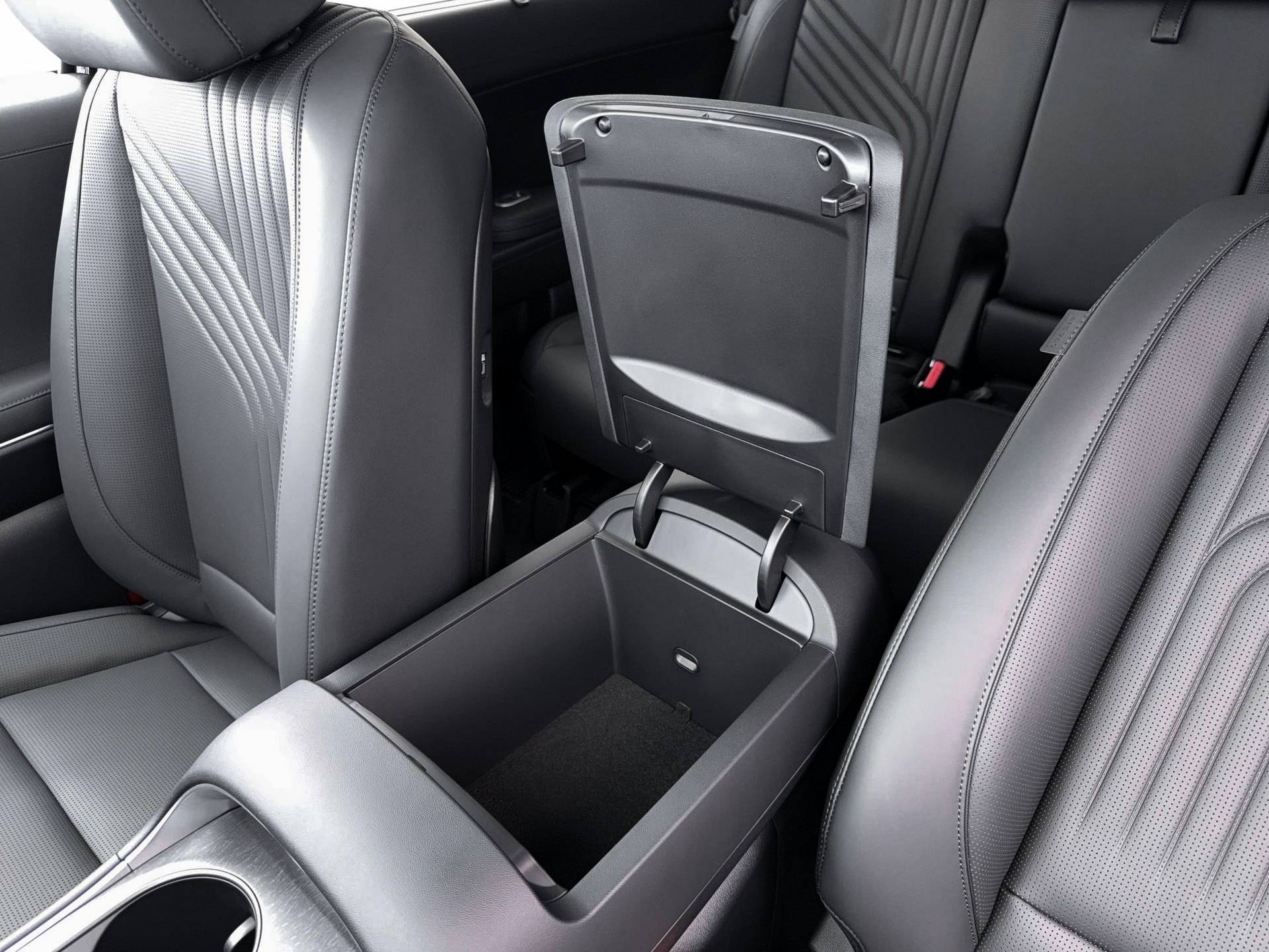 New 2026 Black Hyundai Blue SEL 8P image 18