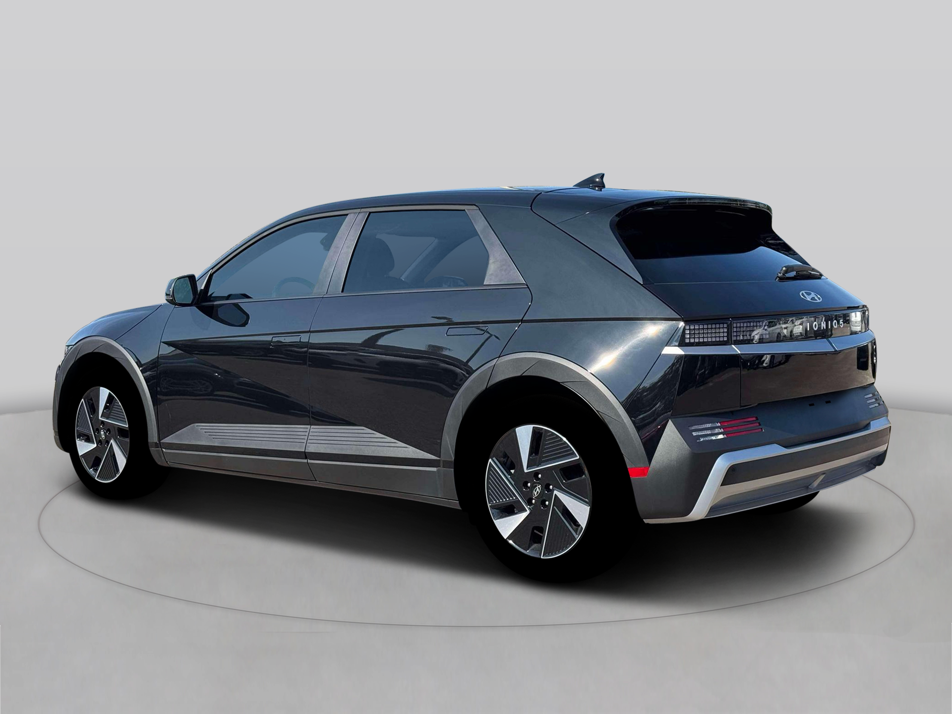 New 2026 Black Hyundai SE image 4