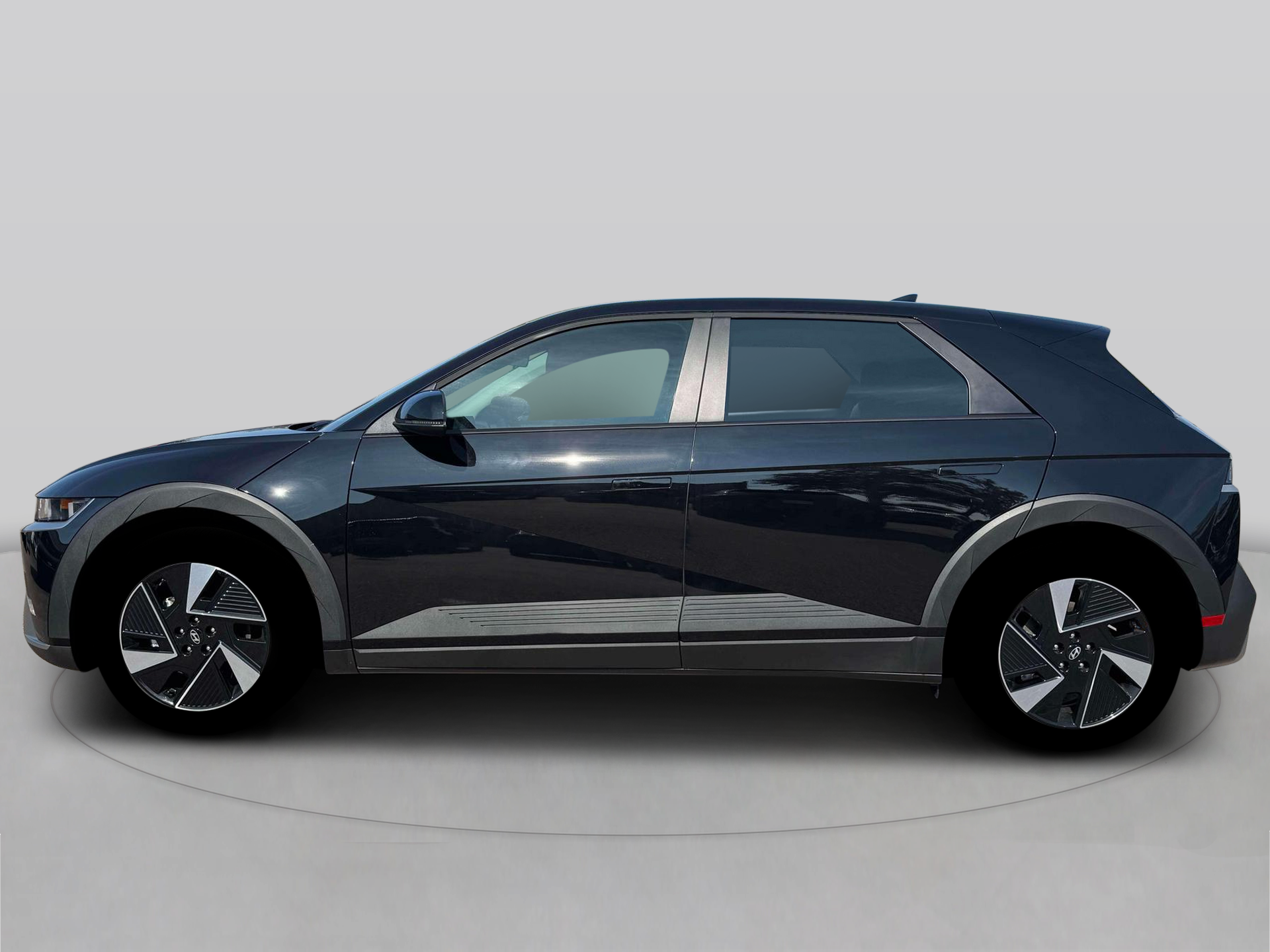 New 2026 Black Hyundai SE image 3