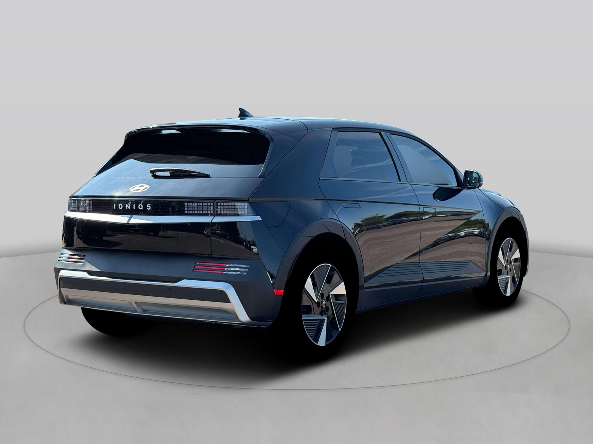 New 2026 Black Hyundai SE image 7