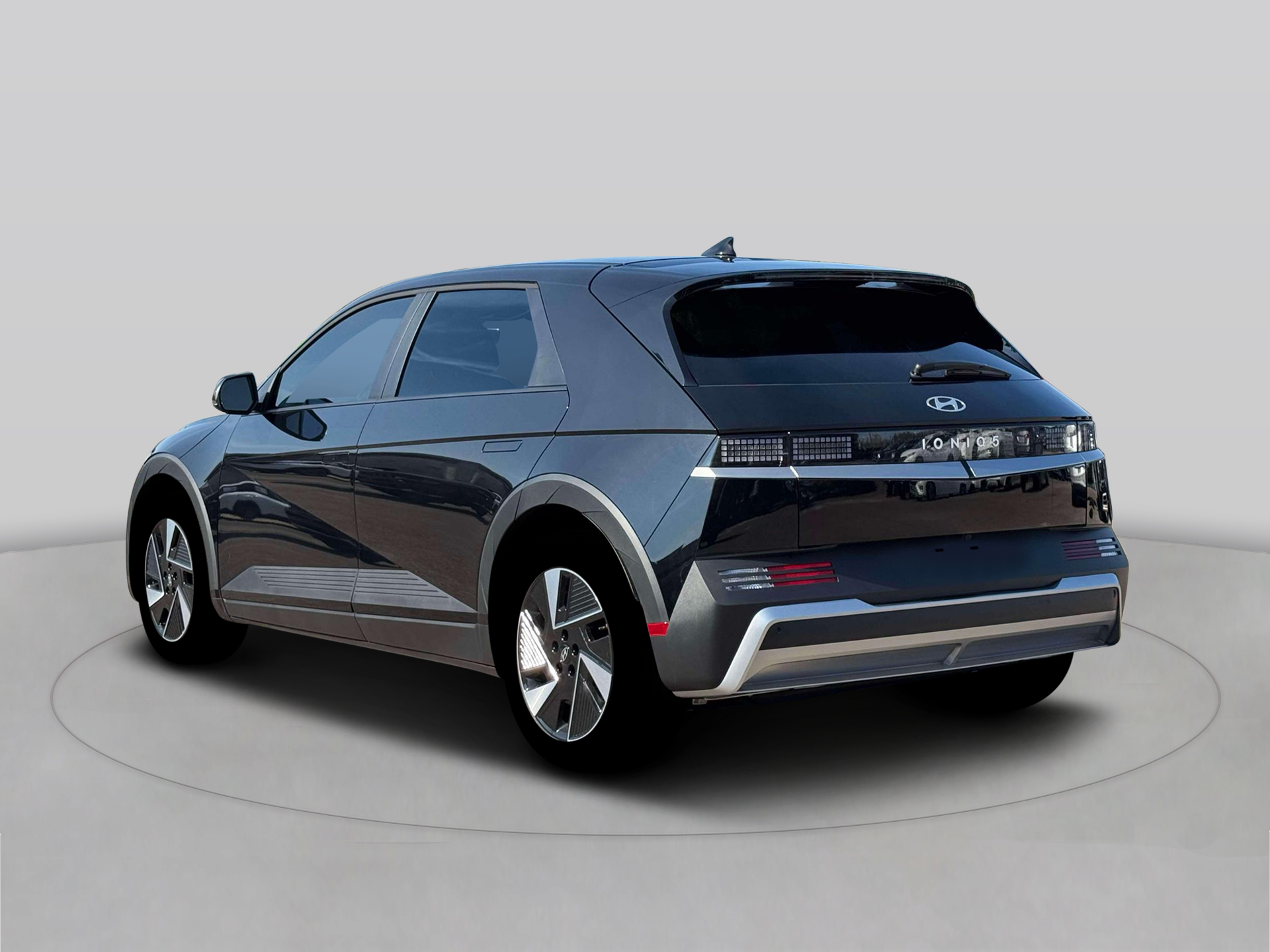 New 2026 Black Hyundai SE image 5