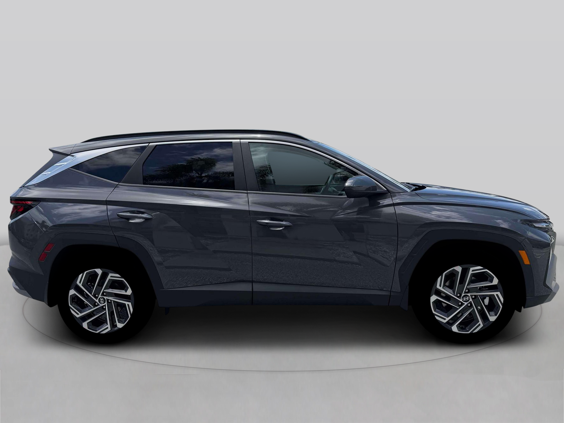 New 2026 Gray HYUNDAI SEL Plus FWD image 9