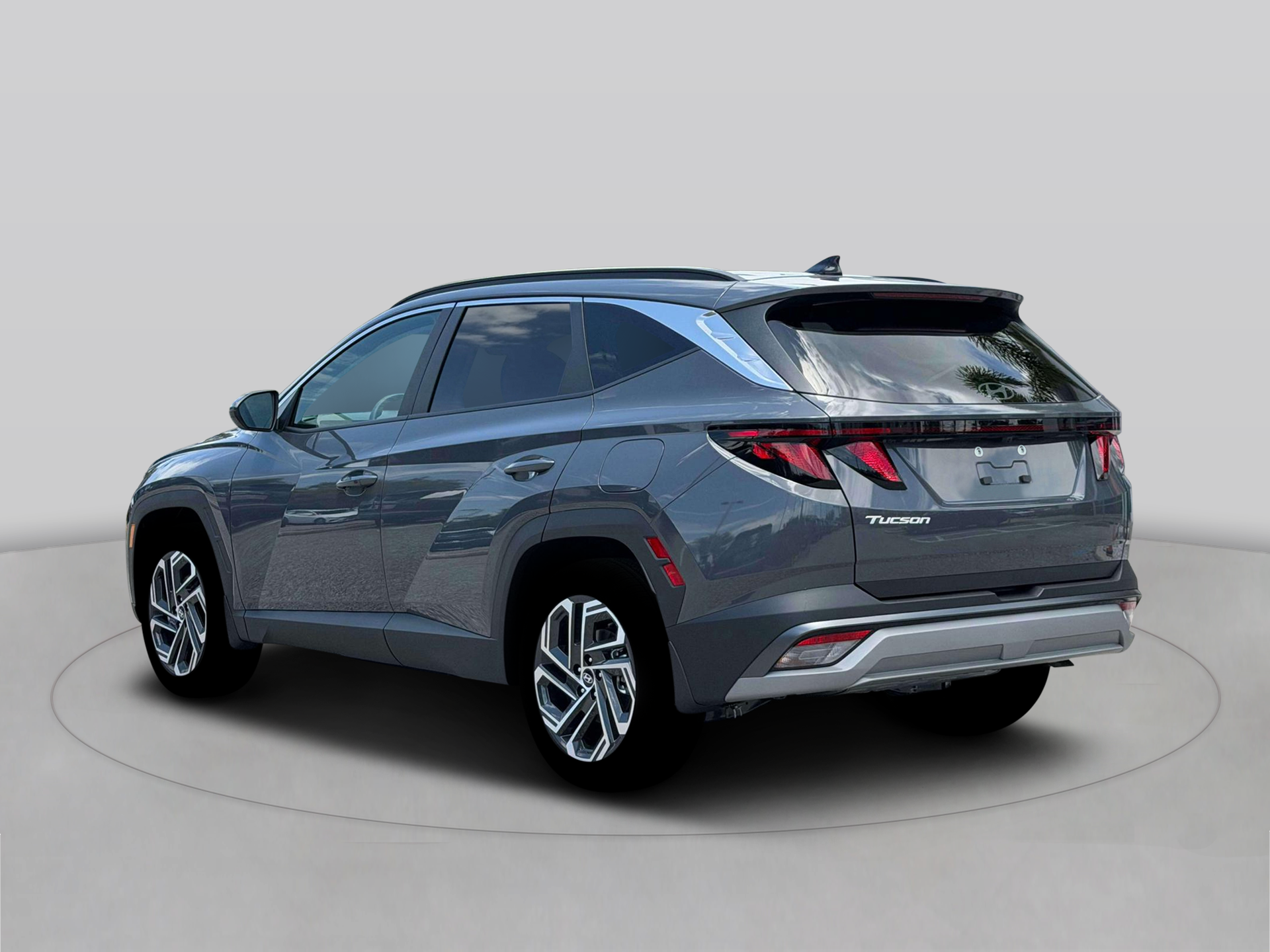 New 2026 Gray HYUNDAI SEL Plus FWD image 5