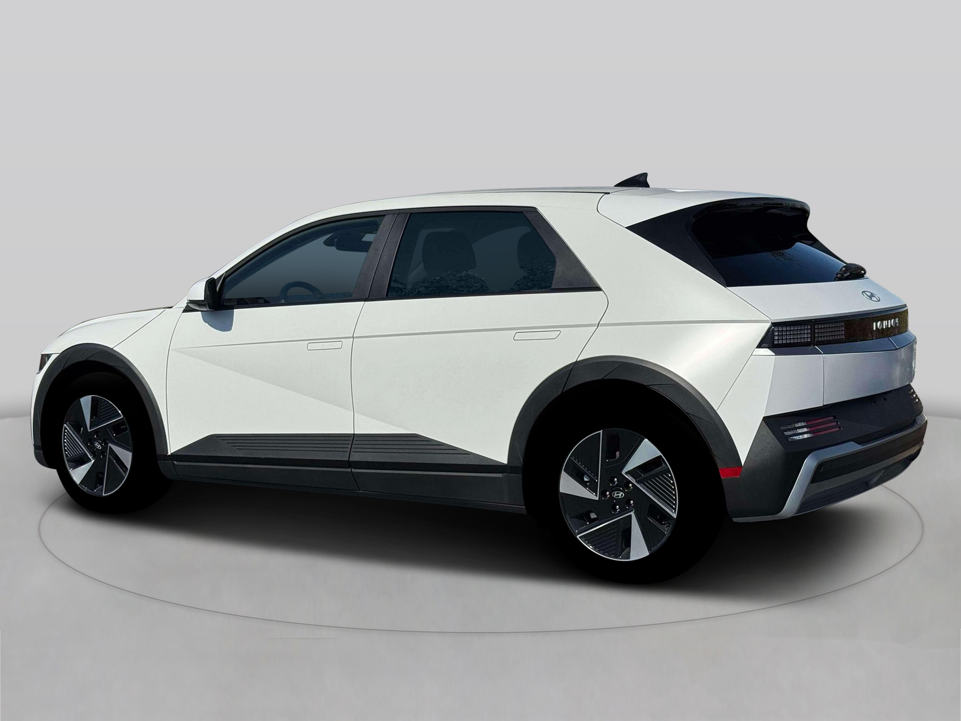 New 2026 White Hyundai SEL image 4