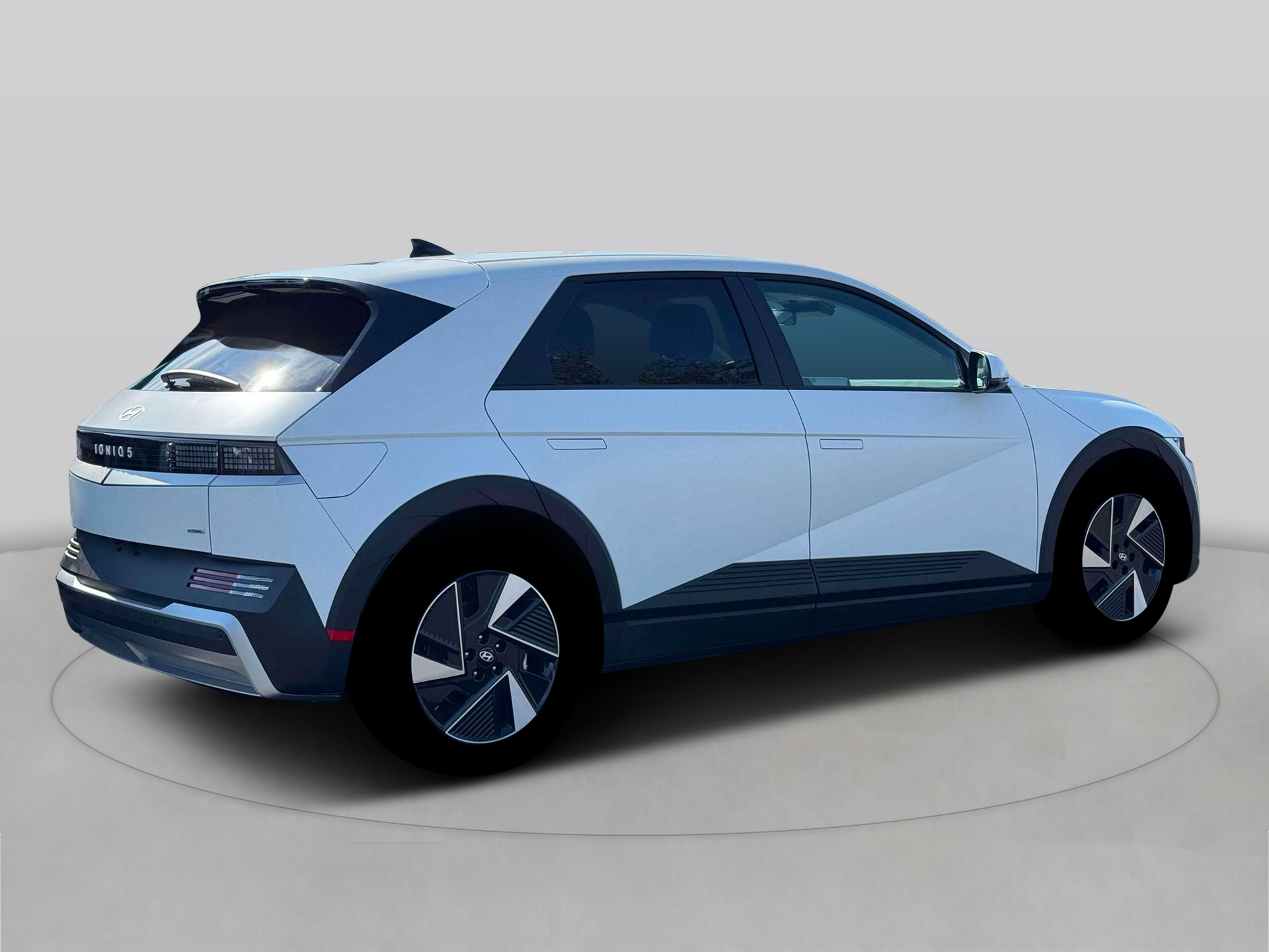 New 2026 White Hyundai SEL image 8