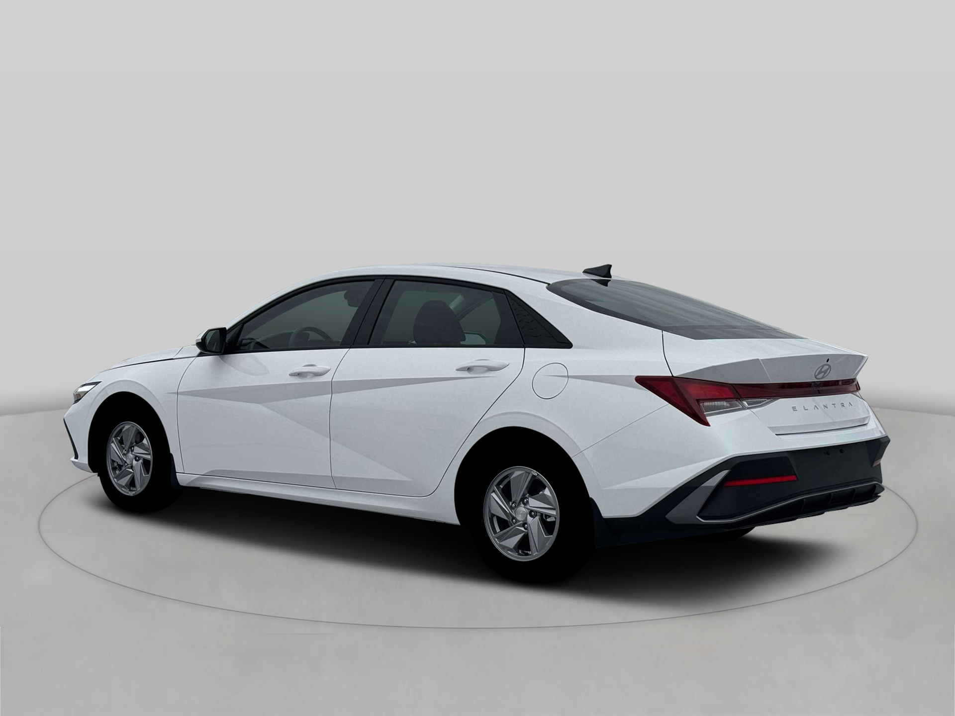New 2026 Serenity White HYUNDAI SE image 4