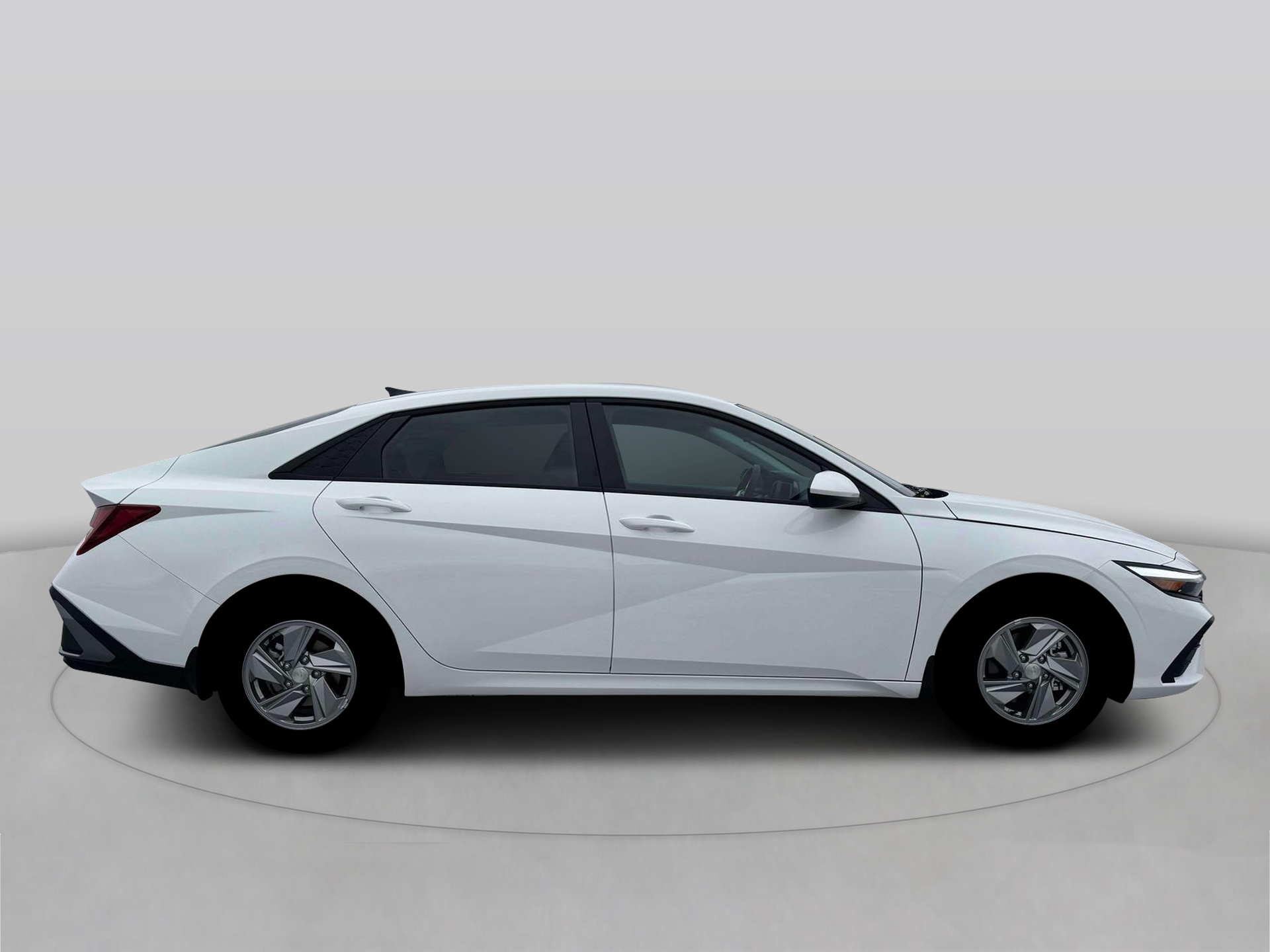 New 2026 Serenity White HYUNDAI SE image 9