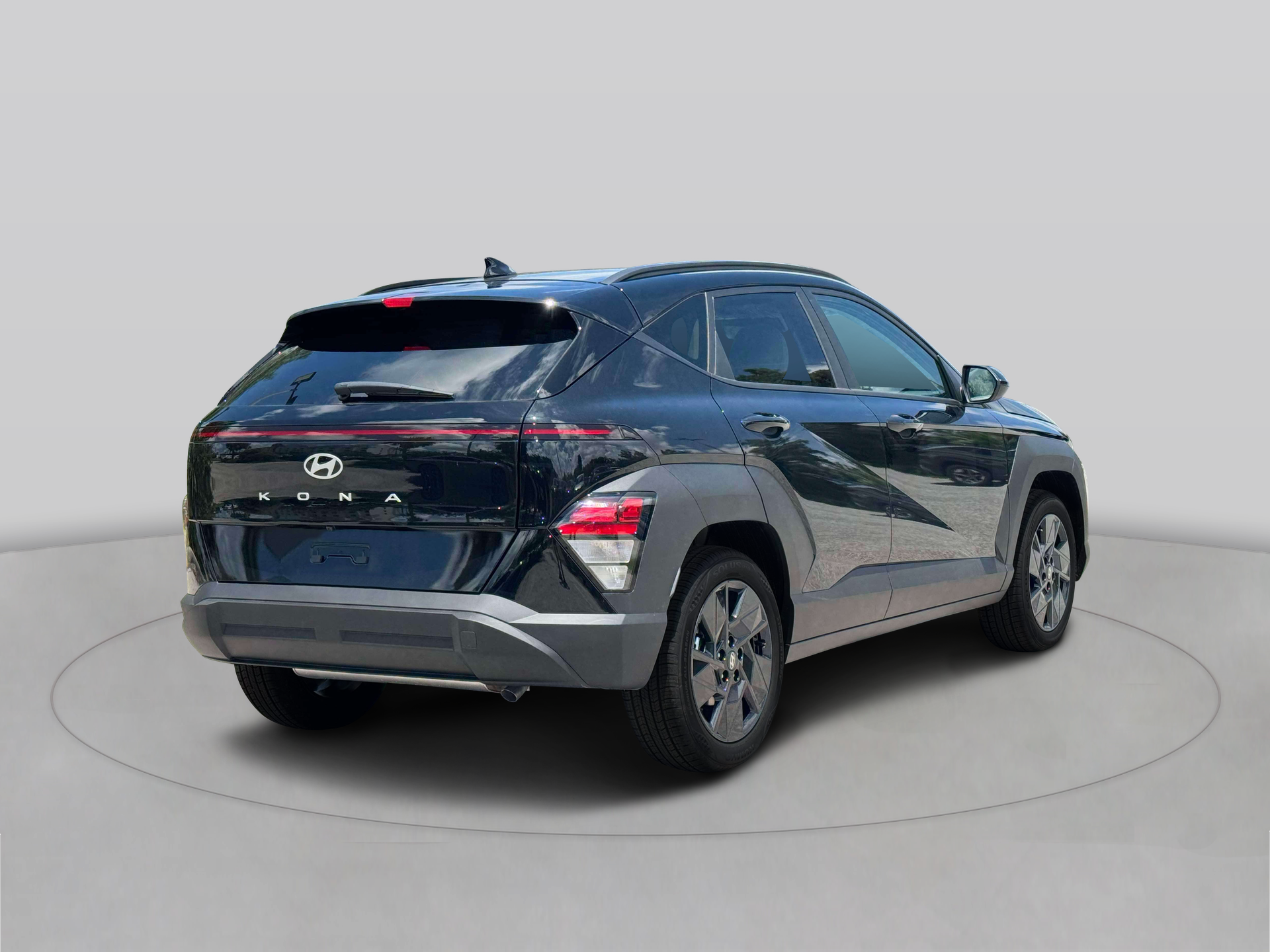 New 2027 Black Hyundai SEL Sport FWD image 7