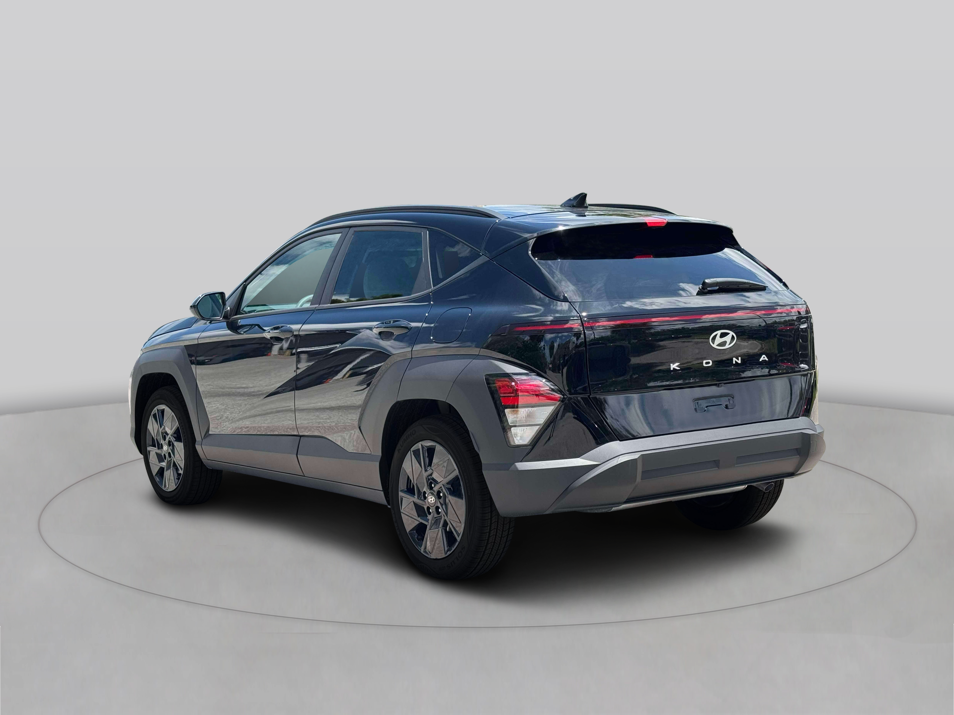 New 2027 Black Hyundai SEL Sport FWD image 5