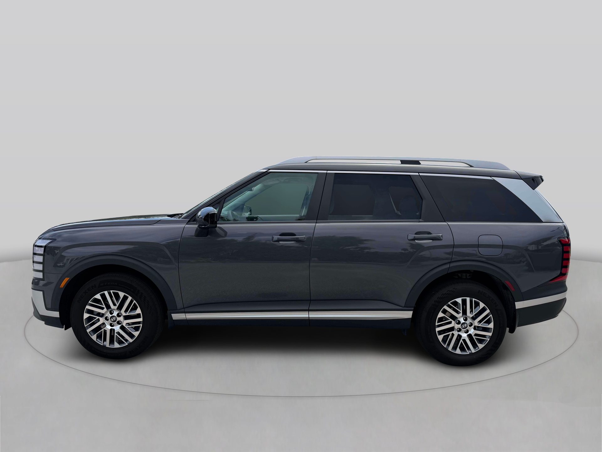 New 2027 Gray Hyundai SEL FWD image 3