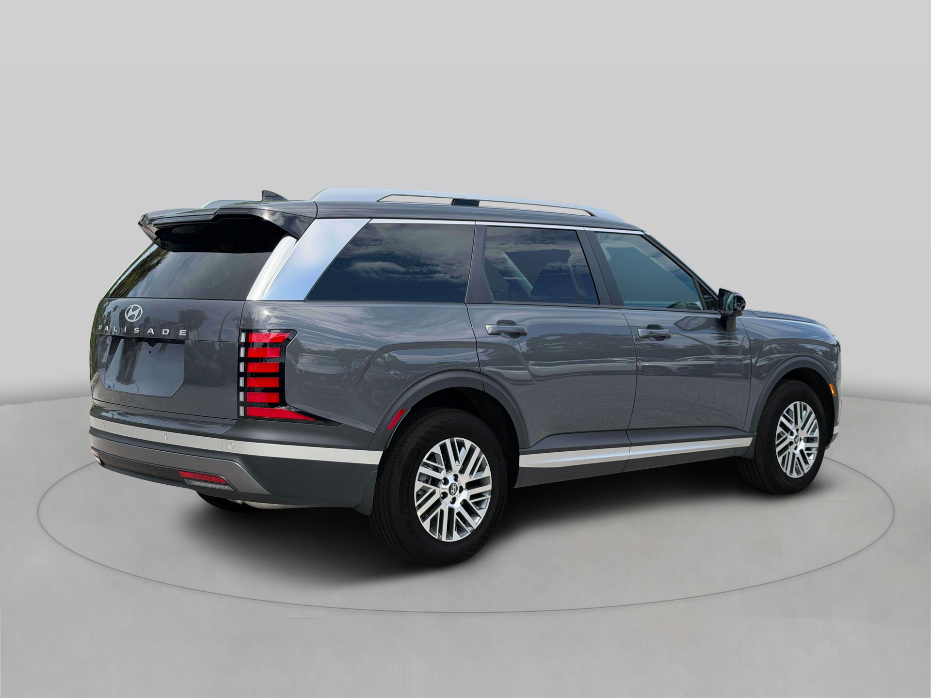 New 2027 Gray Hyundai SEL FWD image 8