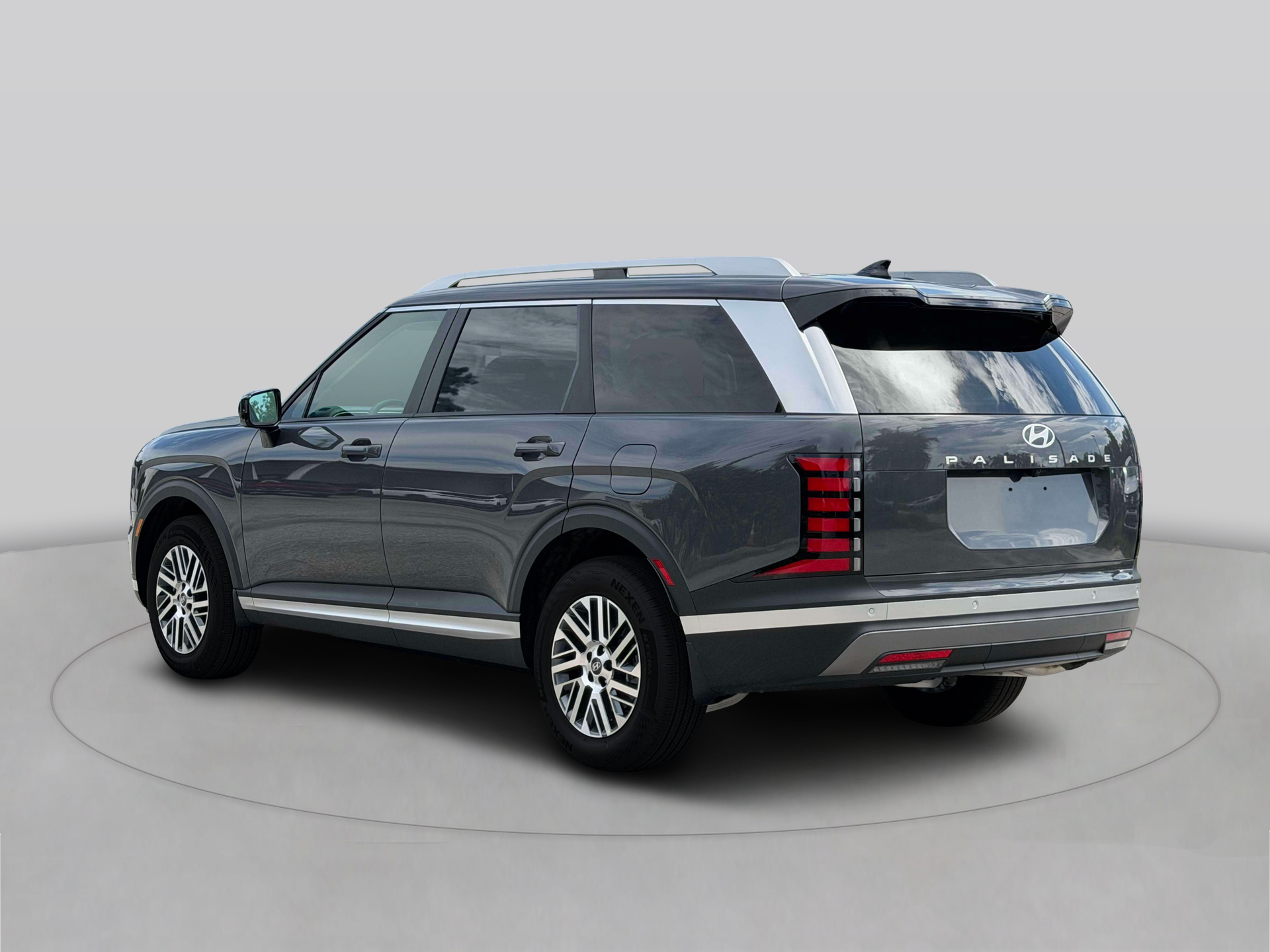 New 2027 Gray Hyundai SEL FWD image 5