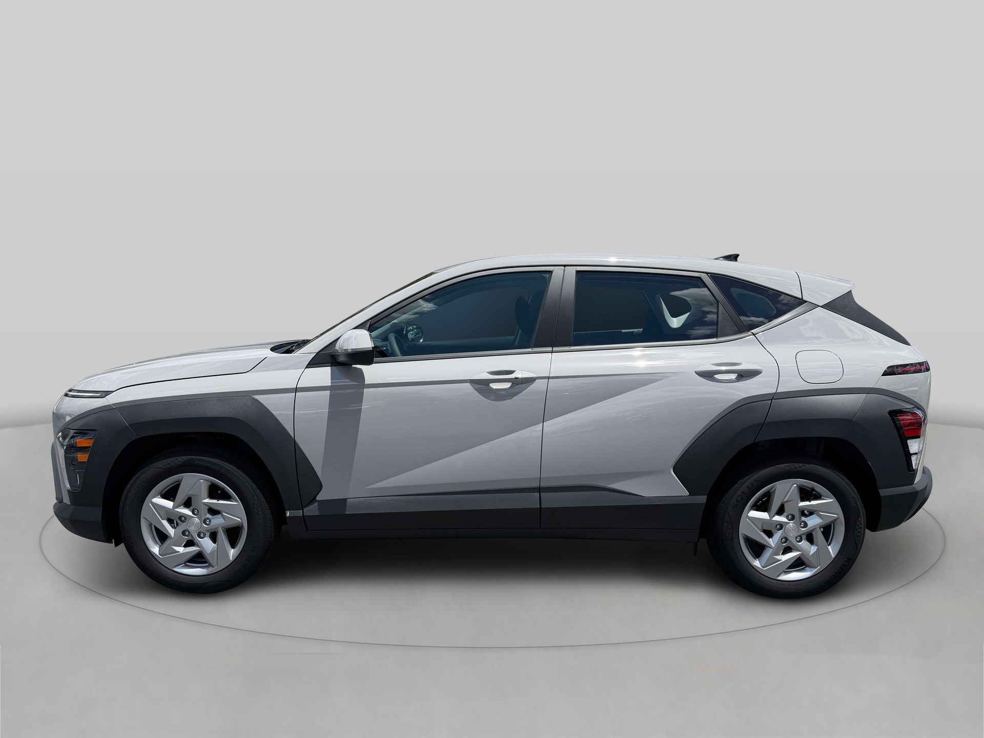 New 2027 Gray Hyundai SE FWD image 3
