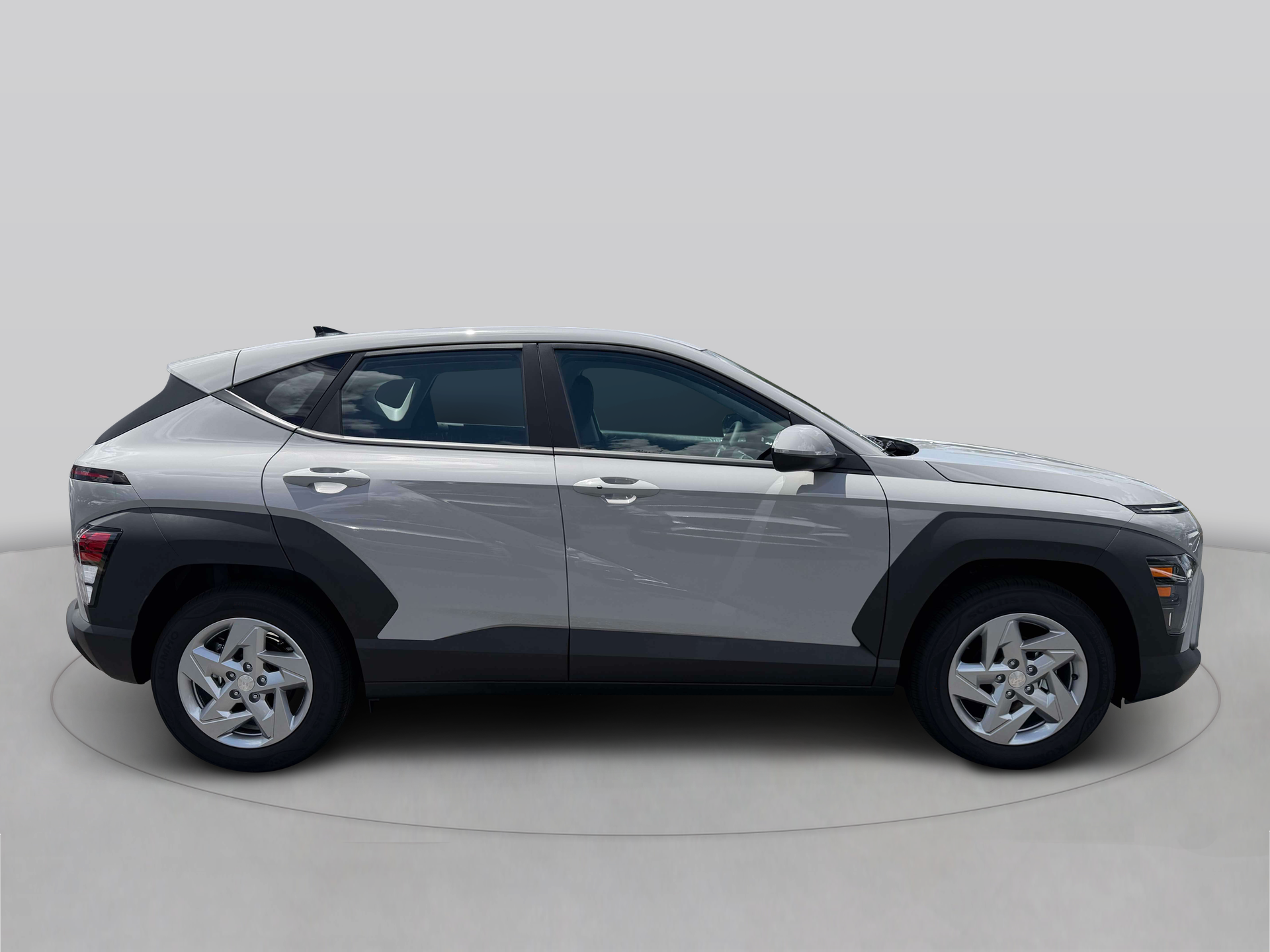 New 2027 Gray Hyundai SE FWD image 9
