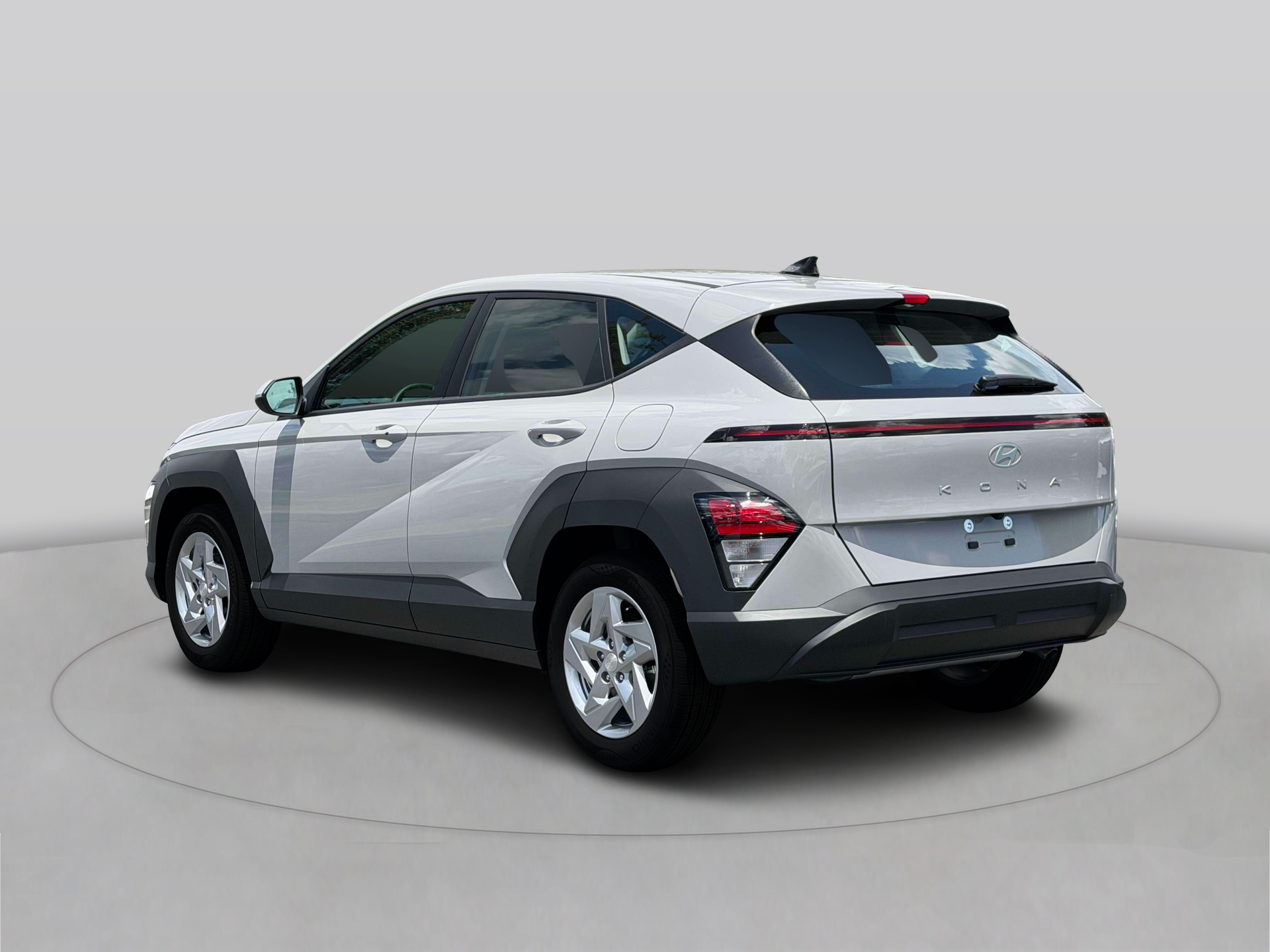 New 2027 Gray Hyundai SE FWD image 5