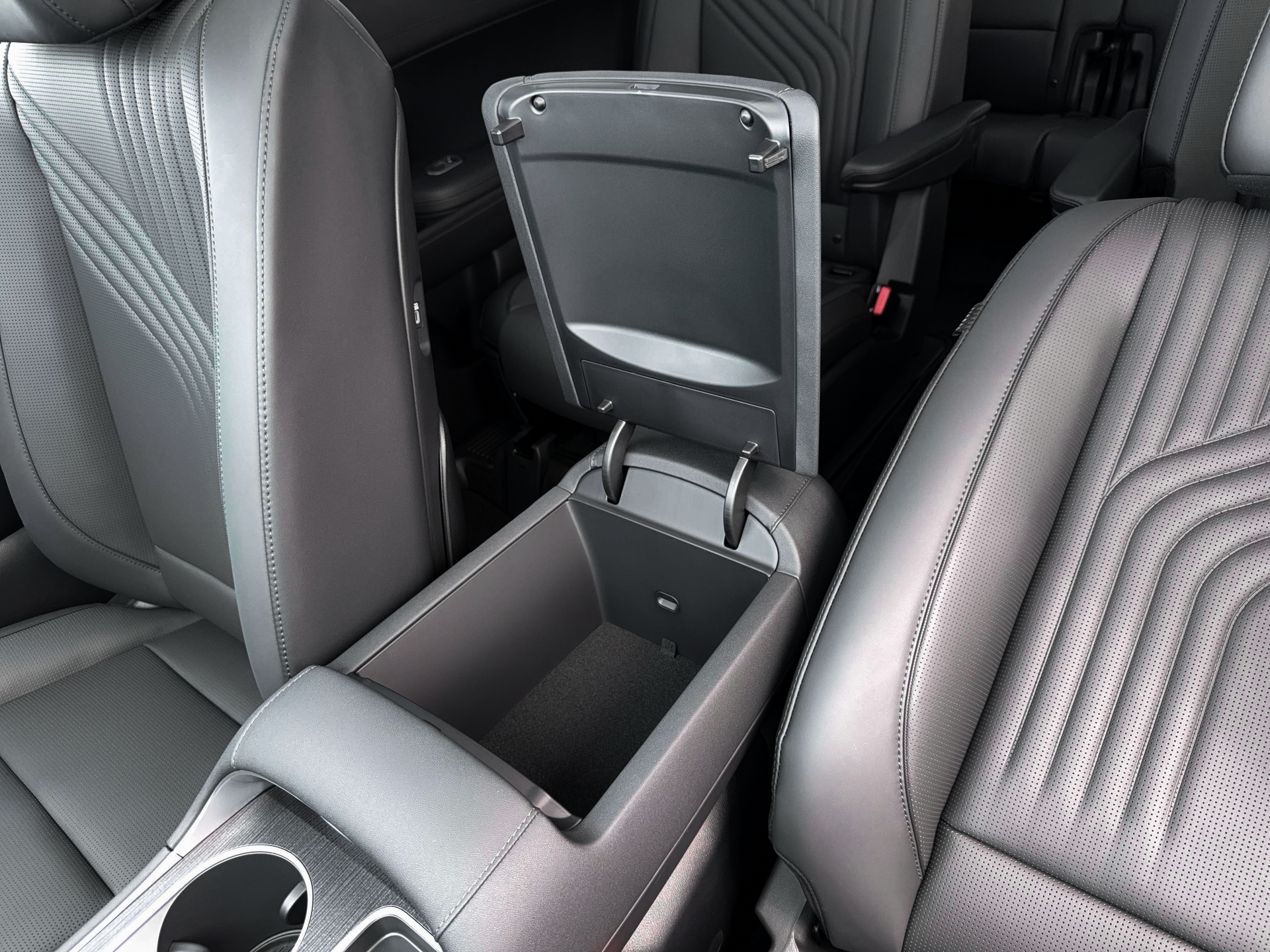 New 2027 White HYUNDAI Blue SEL Premium 7P image 13